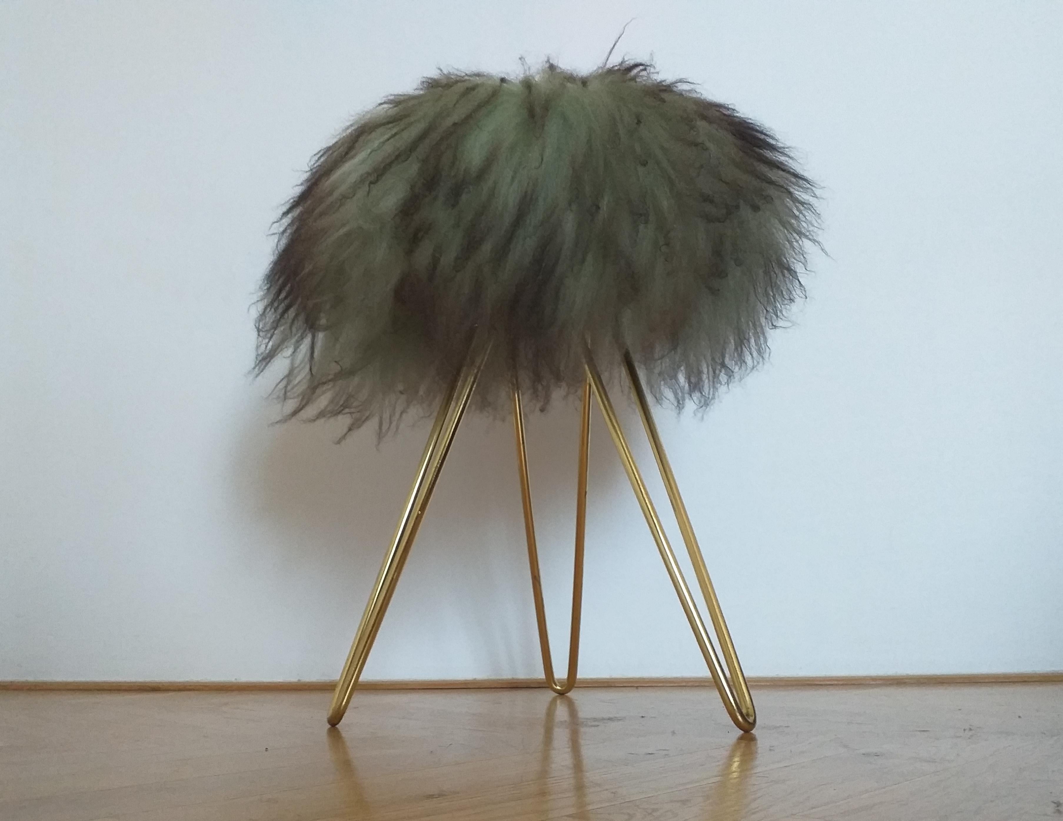 Midcentury Tripod Tabouret or Stool Hair, France, 1970s For Sale 2
