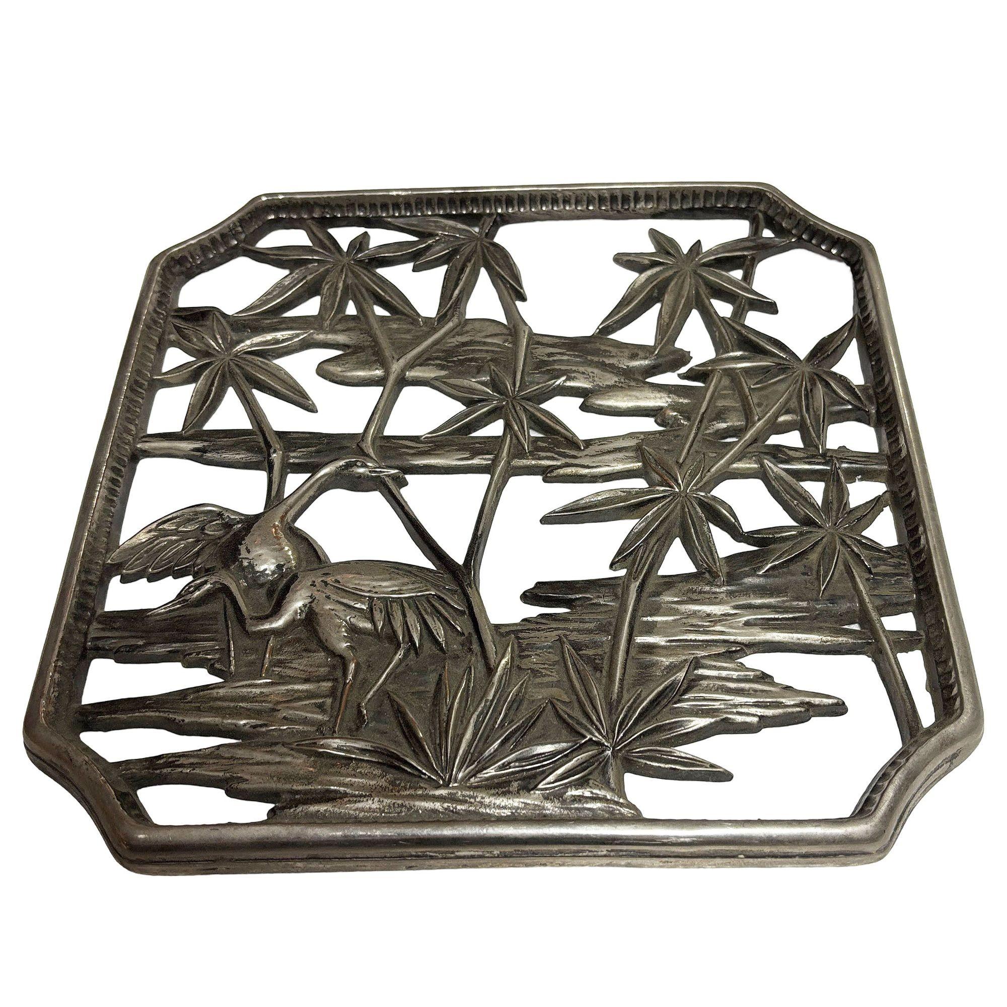 Tropische Kraniche in Wasserszene Metall-Wandskulptur aus der Mitte des Jahrhunderts von Syroco (Moderne der Mitte des Jahrhunderts) im Angebot