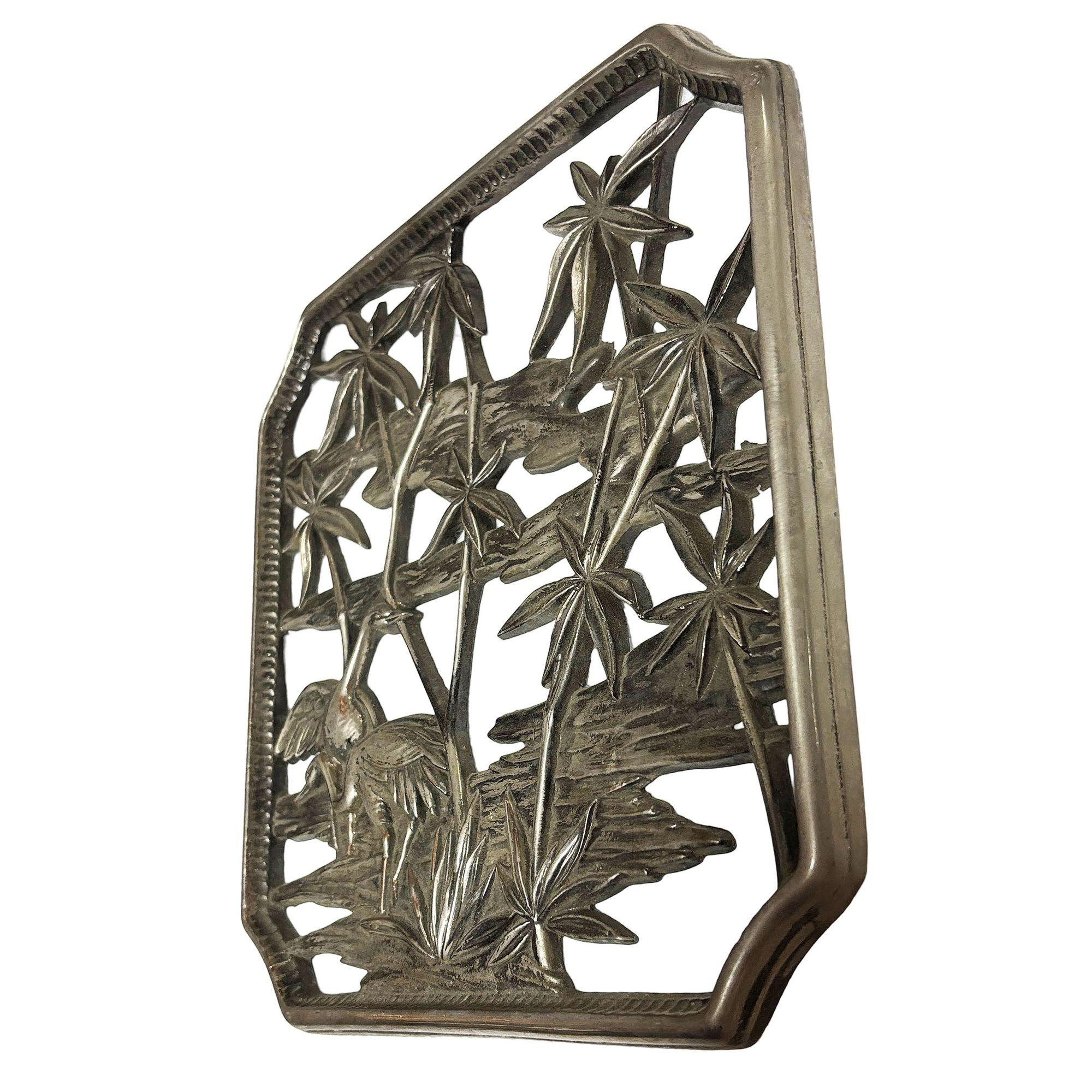 Tropische Kraniche in Wasserszene Metall-Wandskulptur aus der Mitte des Jahrhunderts von Syroco (amerikanisch) im Angebot
