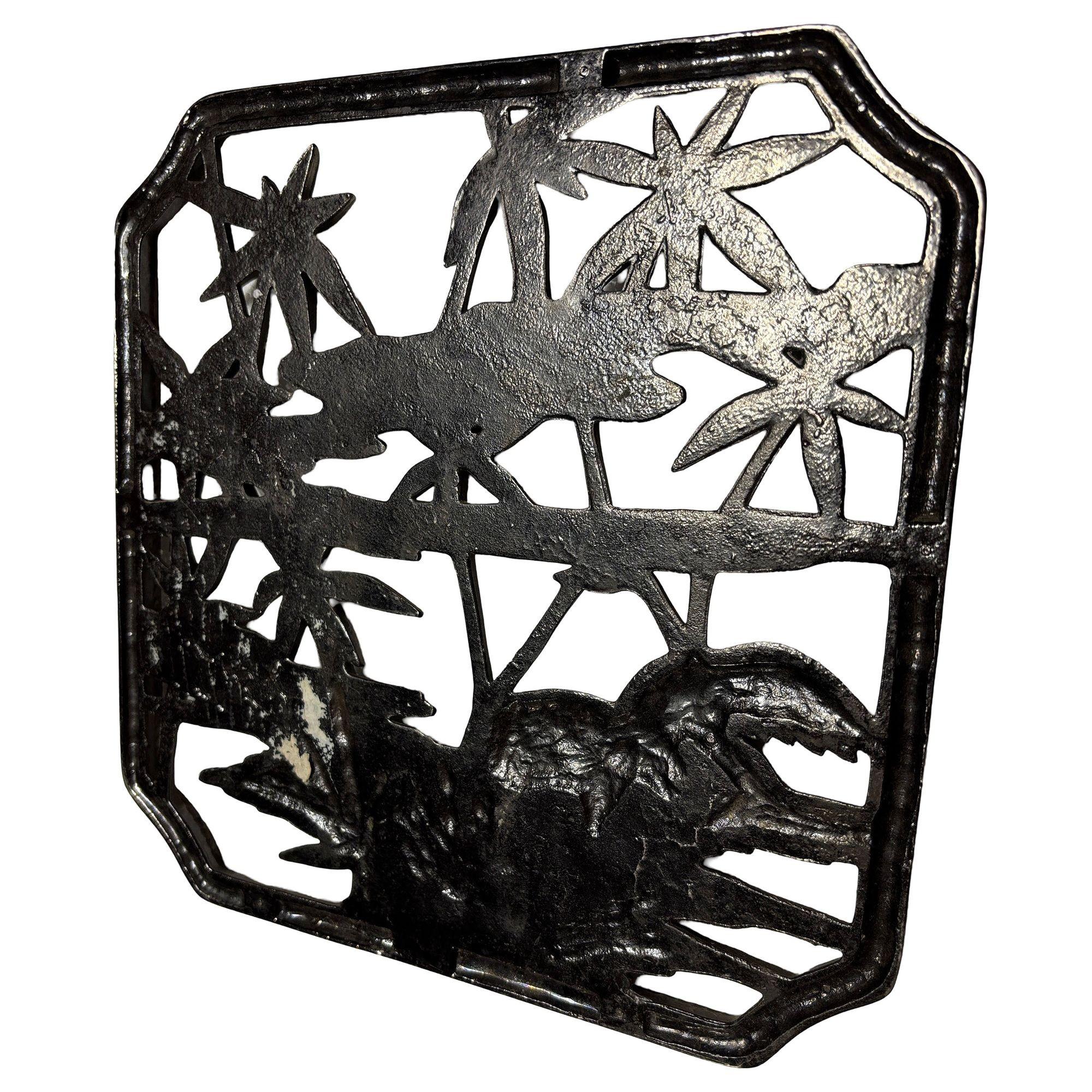 Tropische Kraniche in Wasserszene Metall-Wandskulptur aus der Mitte des Jahrhunderts von Syroco im Zustand „Hervorragend“ im Angebot in Van Nuys, CA