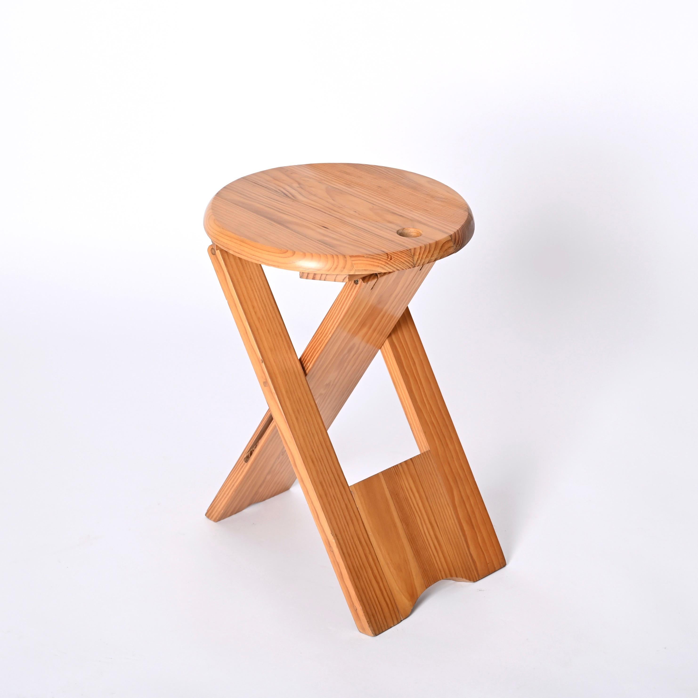 Bois Tabouret pliant en Ts du milieu du siècle dernier de Roger Tallon pour Sentou, France, années 1970 en vente