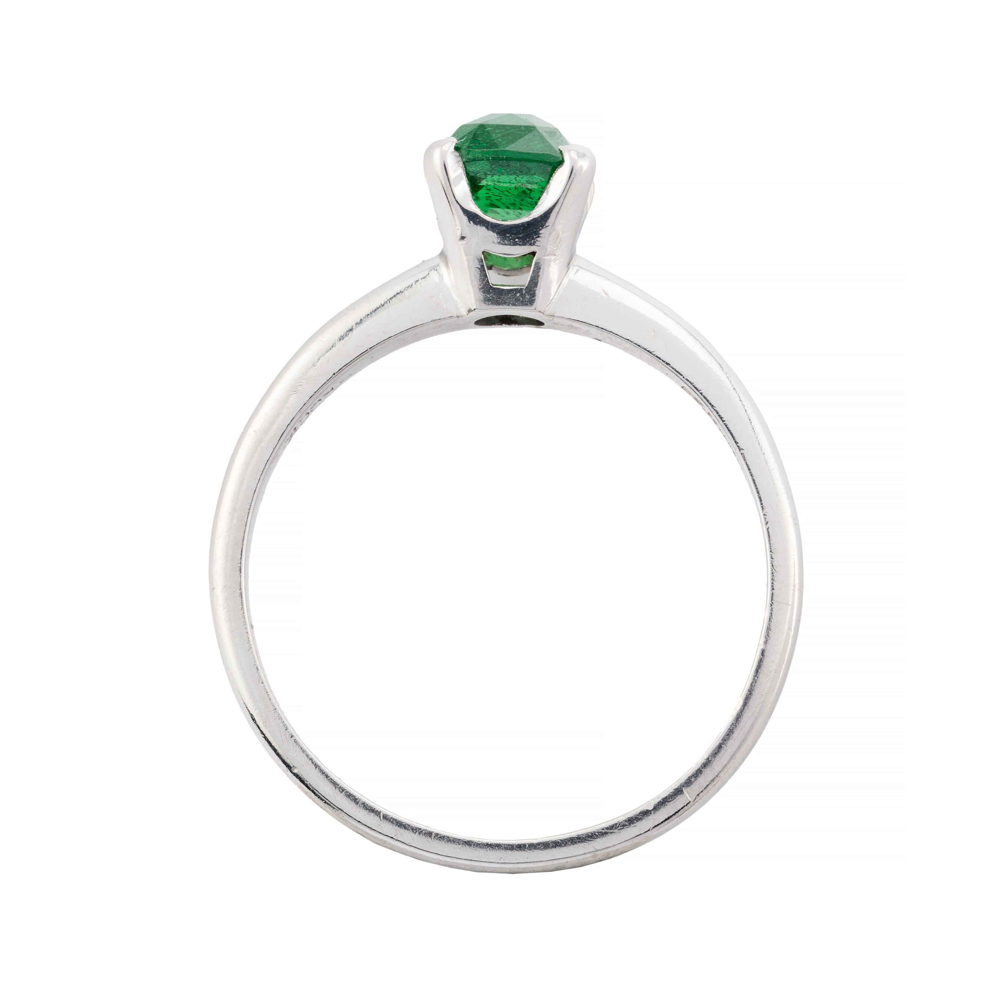 Mid Century Tsavorite Garnet 1.65ct Solitaire Ring in Platinum In Excellent Condition For Sale In Boston, MA