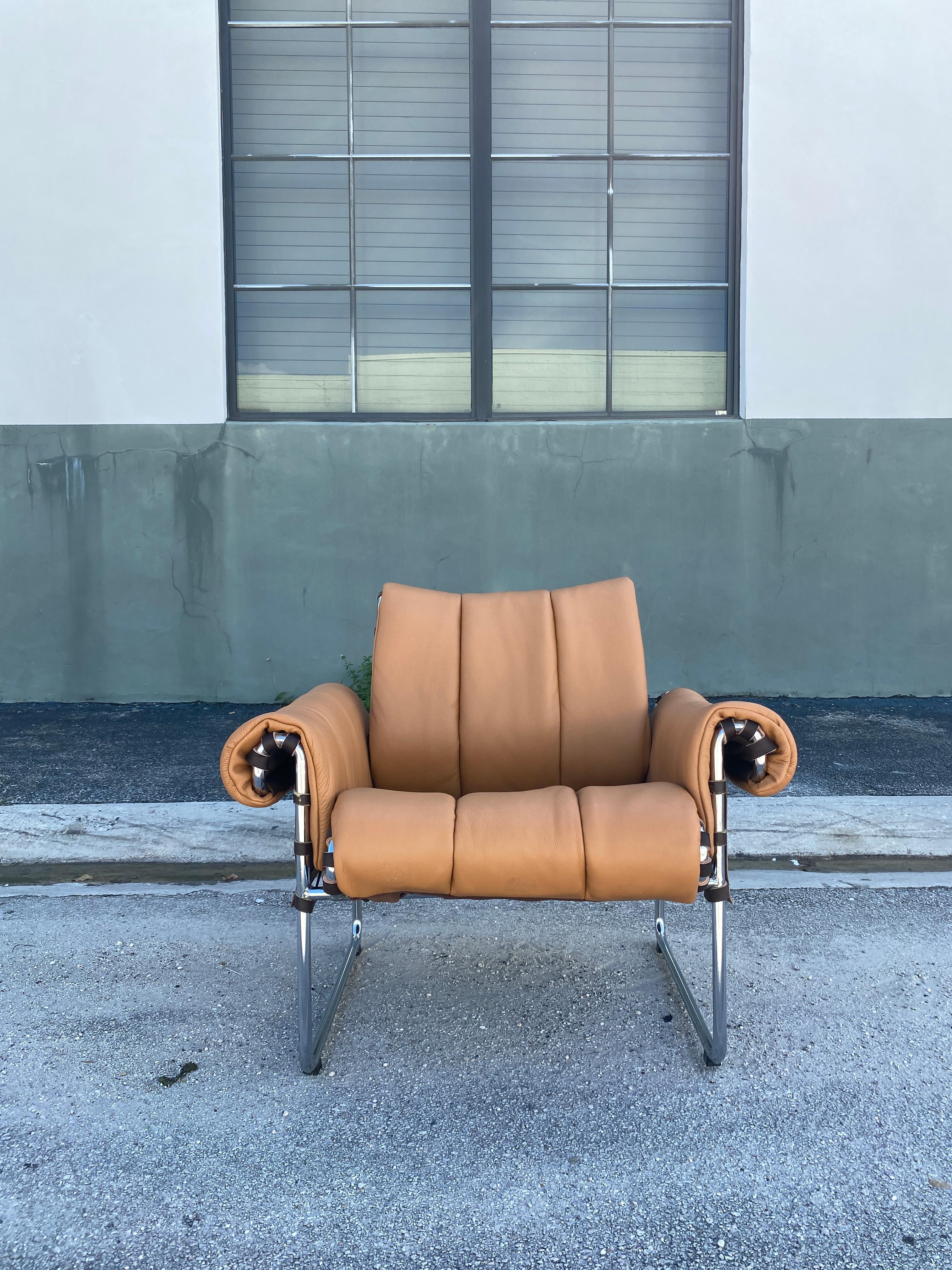 Mid-Century Modern Mid Century Tubular Chrome and Leather Lounge Chair