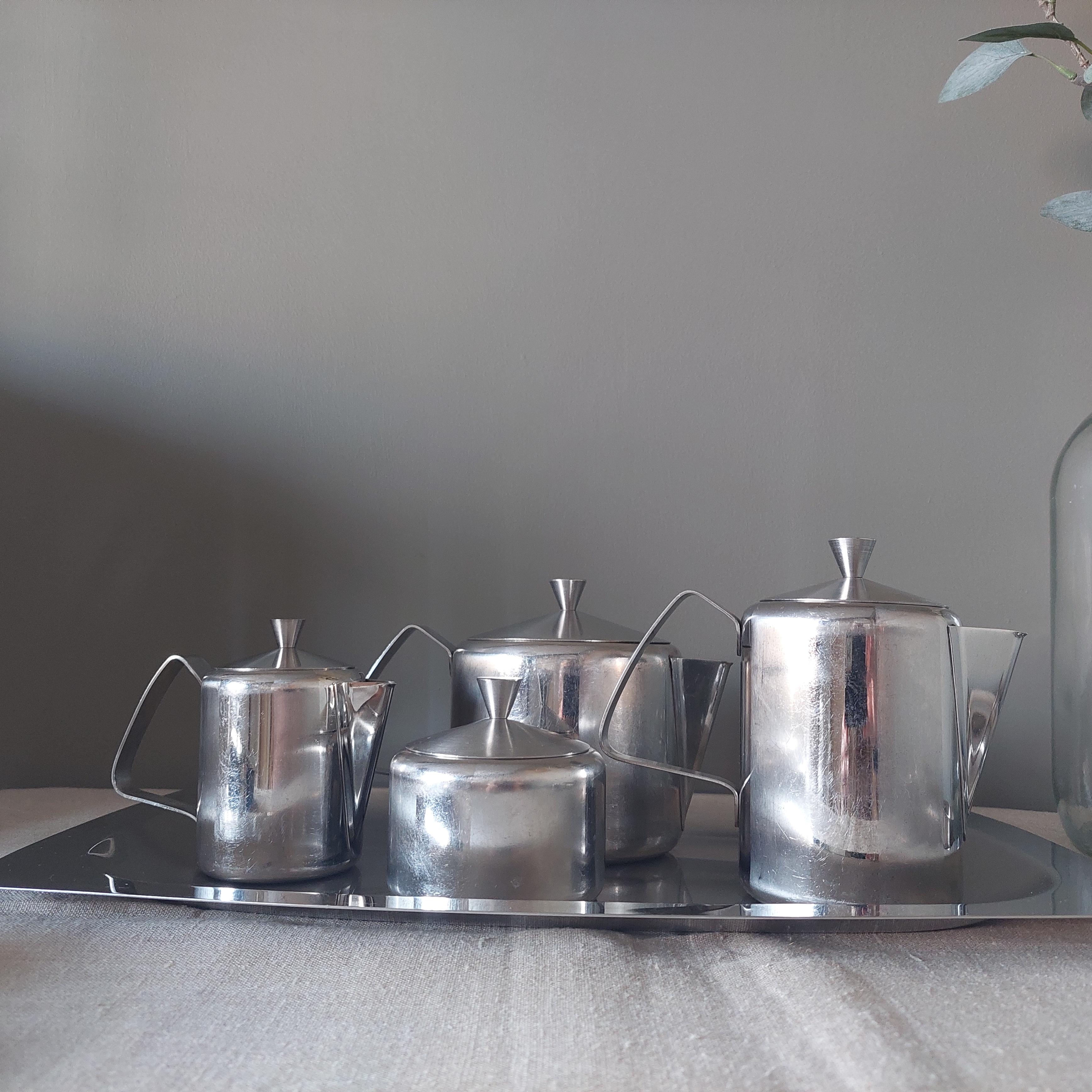 Service à café et déjeuner Tudor Knight en acier inoxydable du milieu du siècle dernier, années 60 en vente 1