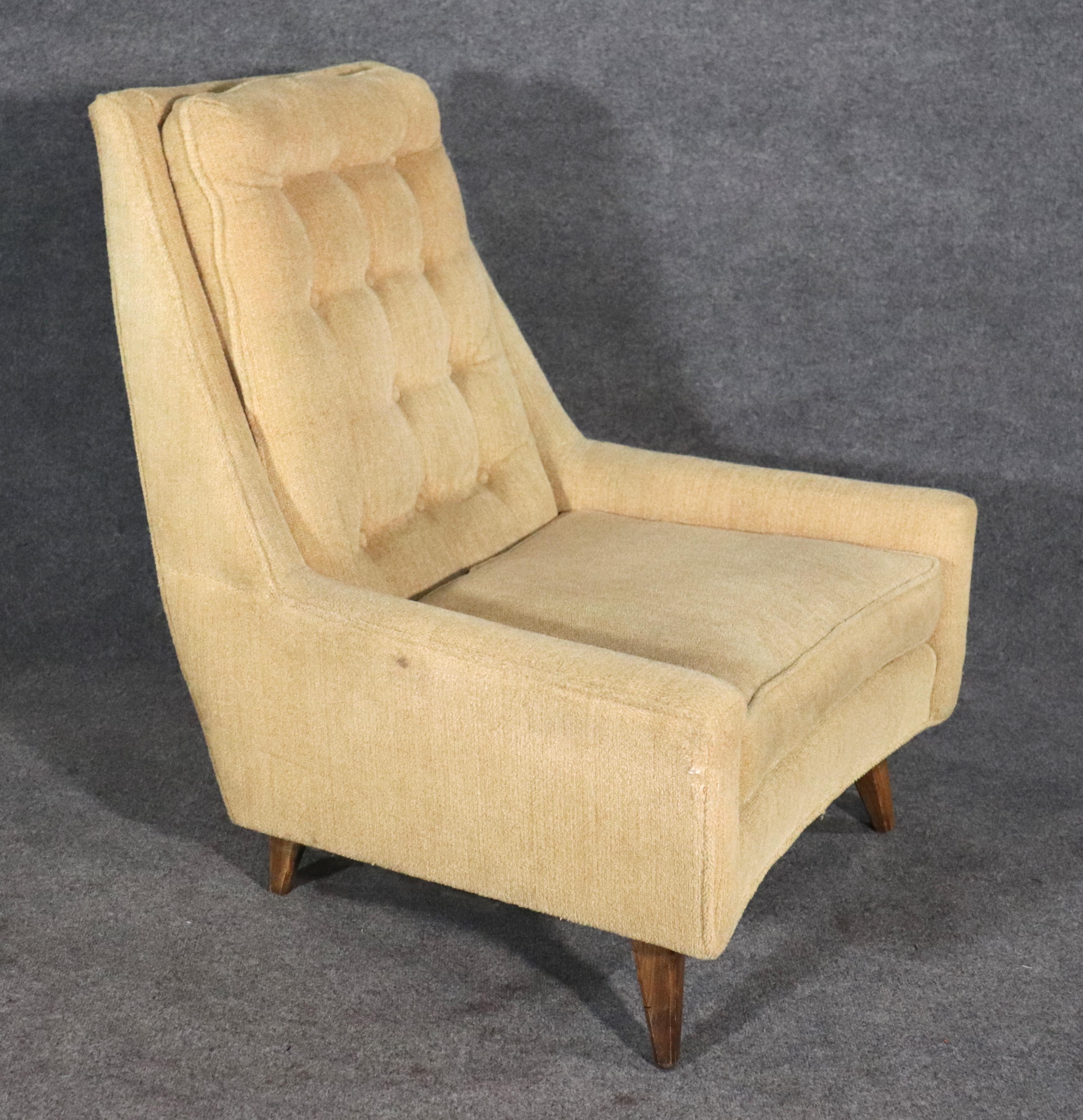 Mid-Century Modern Mid-Century Tufted Lounge Chair For Sale