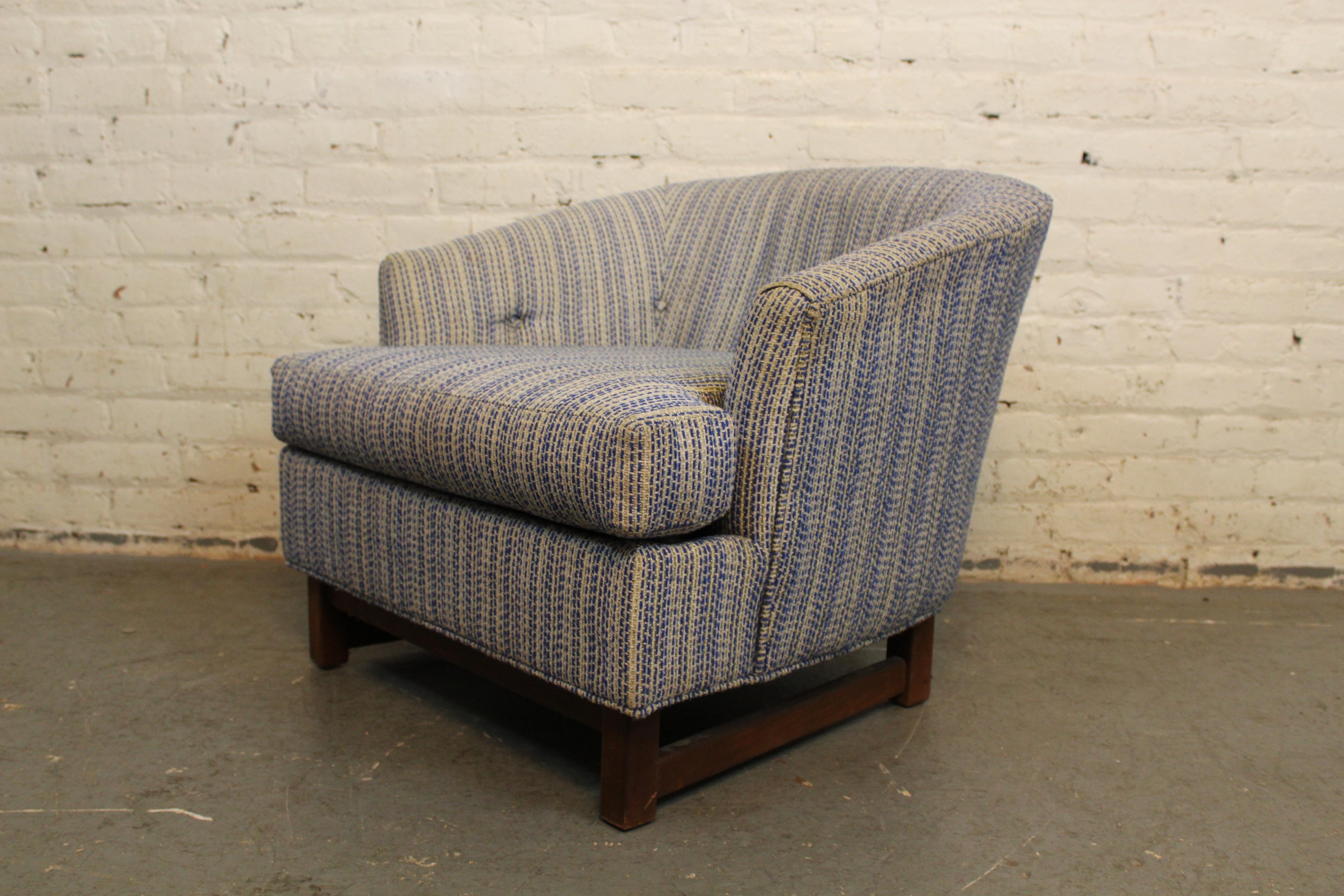 getufteter Monroe-Stuhl von Selig Furniture aus der Mitte des Jahrhunderts (Stoff) im Angebot