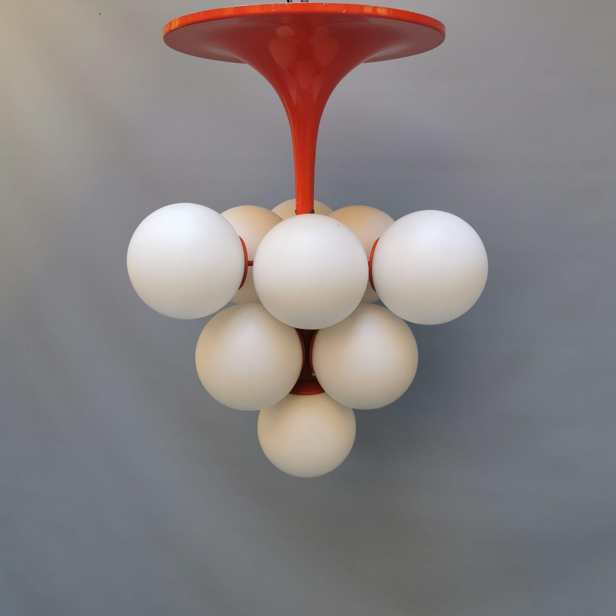 Modern Mid-Century Tulip Chandelier in Glass and Red Metal, by Nele for Temde