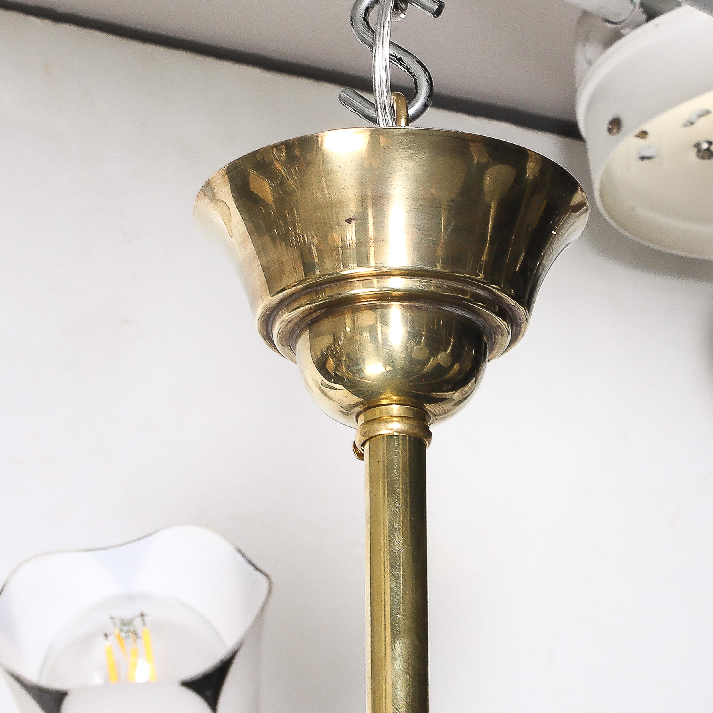 Araña de latón y cristal esmerilado de mediados de siglo con forma de tulipán y detalles esmaltados Latón en venta