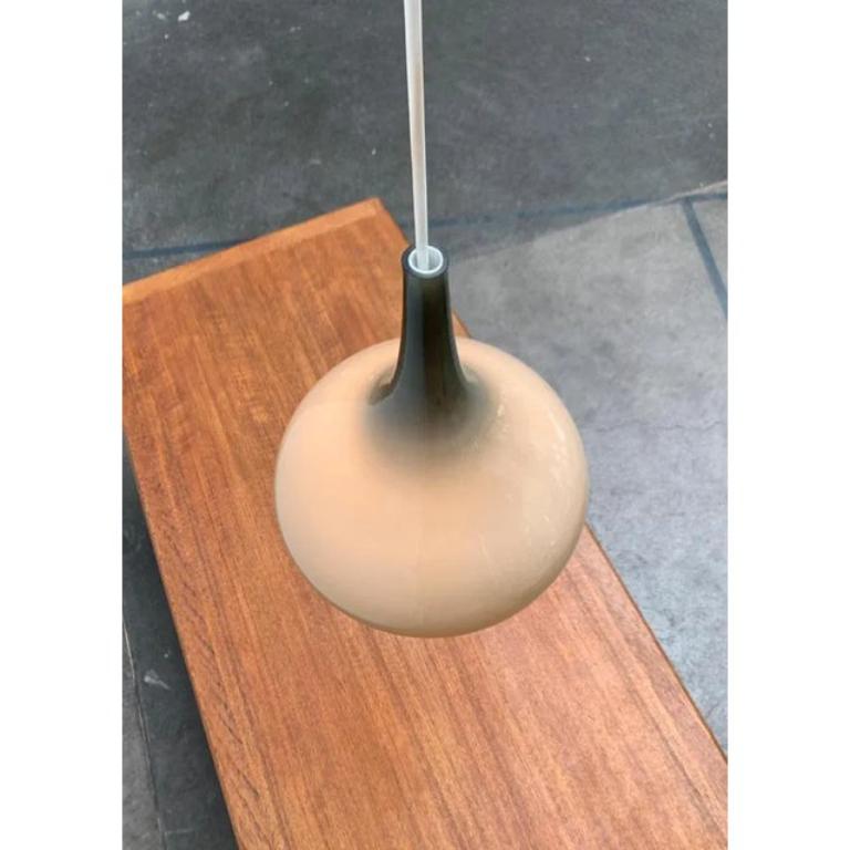 Mid-Century moderno Lampada a sospensione in vetro Tulipano di metà secolo di Nordisk Solar e Holmegaard, anni '60 in vendita