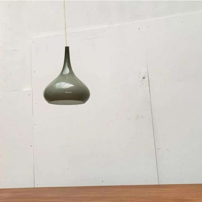 Lampada a sospensione in vetro Tulipano di metà secolo di Nordisk Solar e Holmegaard, anni '60 In condizioni buone in vendita a Hamburg, DE
