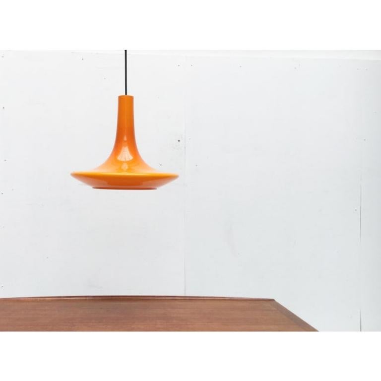 Lampada a sospensione a tulipano in vetro di Peill & Putzler, 1960 In condizioni ottime in vendita a Hamburg, DE