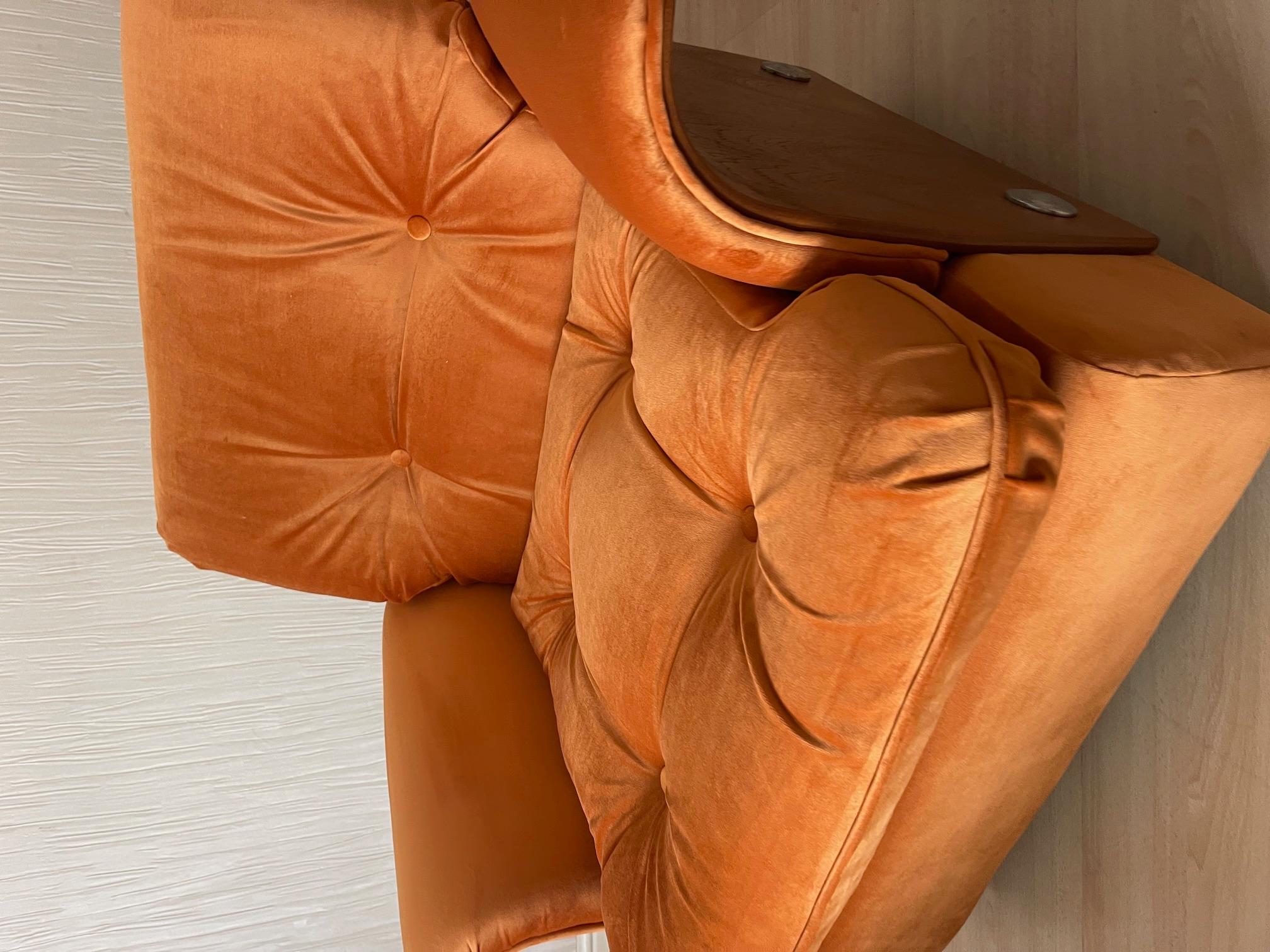 Tulpen-Loungesessel aus der Mitte des Jahrhunderts von K M Wilkins für GPlan aus orangefarbenem Samt 9