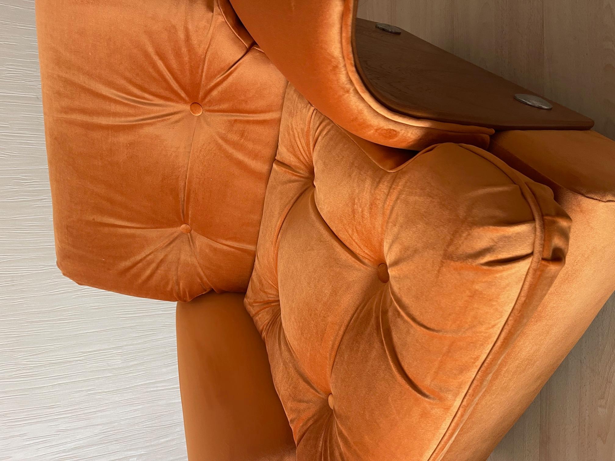 Tulpen-Loungesessel aus der Mitte des Jahrhunderts von K M Wilkins für GPlan aus orangefarbenem Samt 10