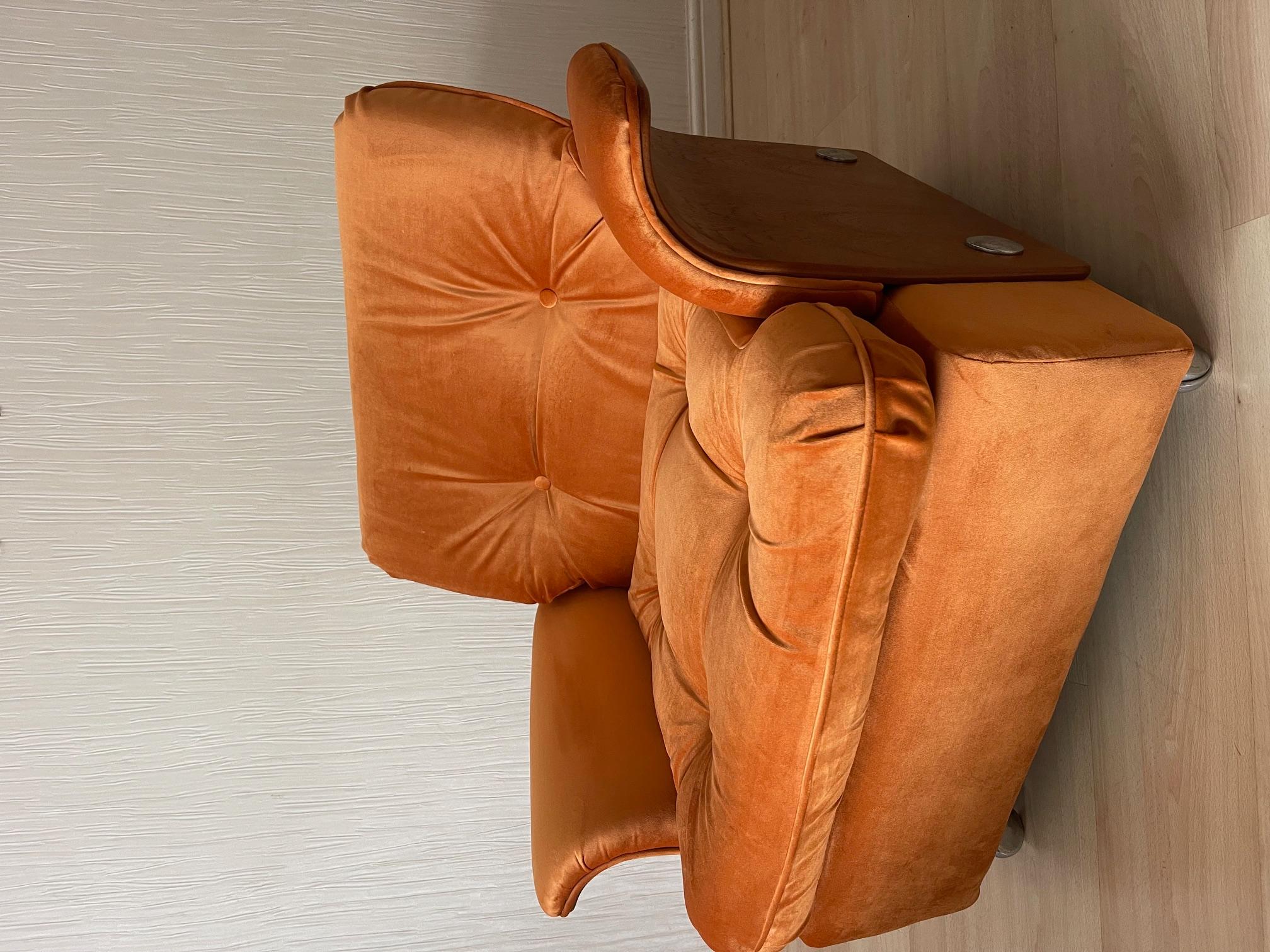 Tulpen-Loungesessel aus der Mitte des Jahrhunderts von K M Wilkins für GPlan aus orangefarbenem Samt 12