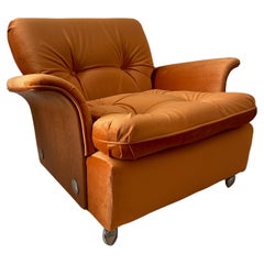 Tulpen-Loungesessel aus der Mitte des Jahrhunderts von K M Wilkins für GPlan aus orangefarbenem Samt