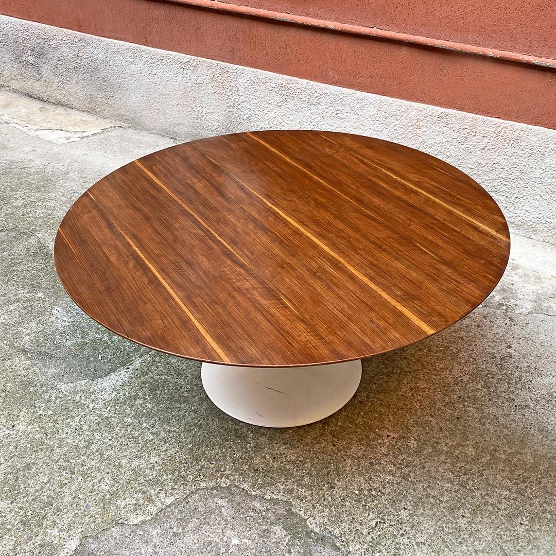 Centraméricain Table ronde modèle Tulipe du milieu du siècle Dessin d'Eero Saarinen pour Knoll:: 1956
