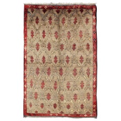 Mid Century Tulu Carpet in Sand Color Background