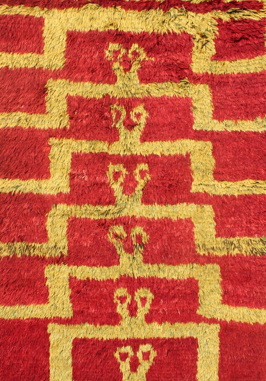 Hand-Knotted Mid-Century Tulu Vintage Carpet with Tribal Pattern in Red and Green Gold For Sale