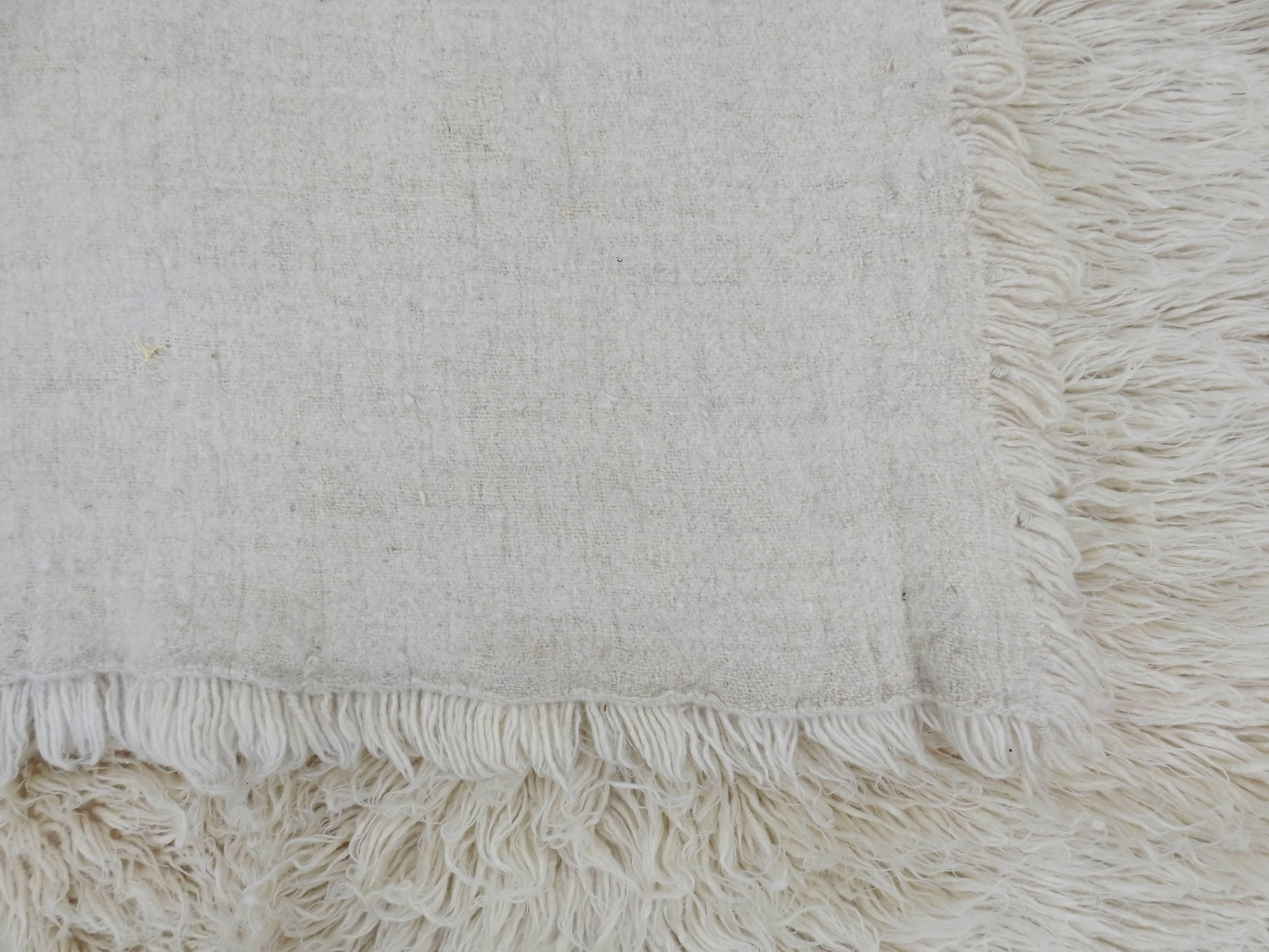 Mid-Century Modern Turkish Flokati Natural Undyed Wool Rug Midcentury For Sale