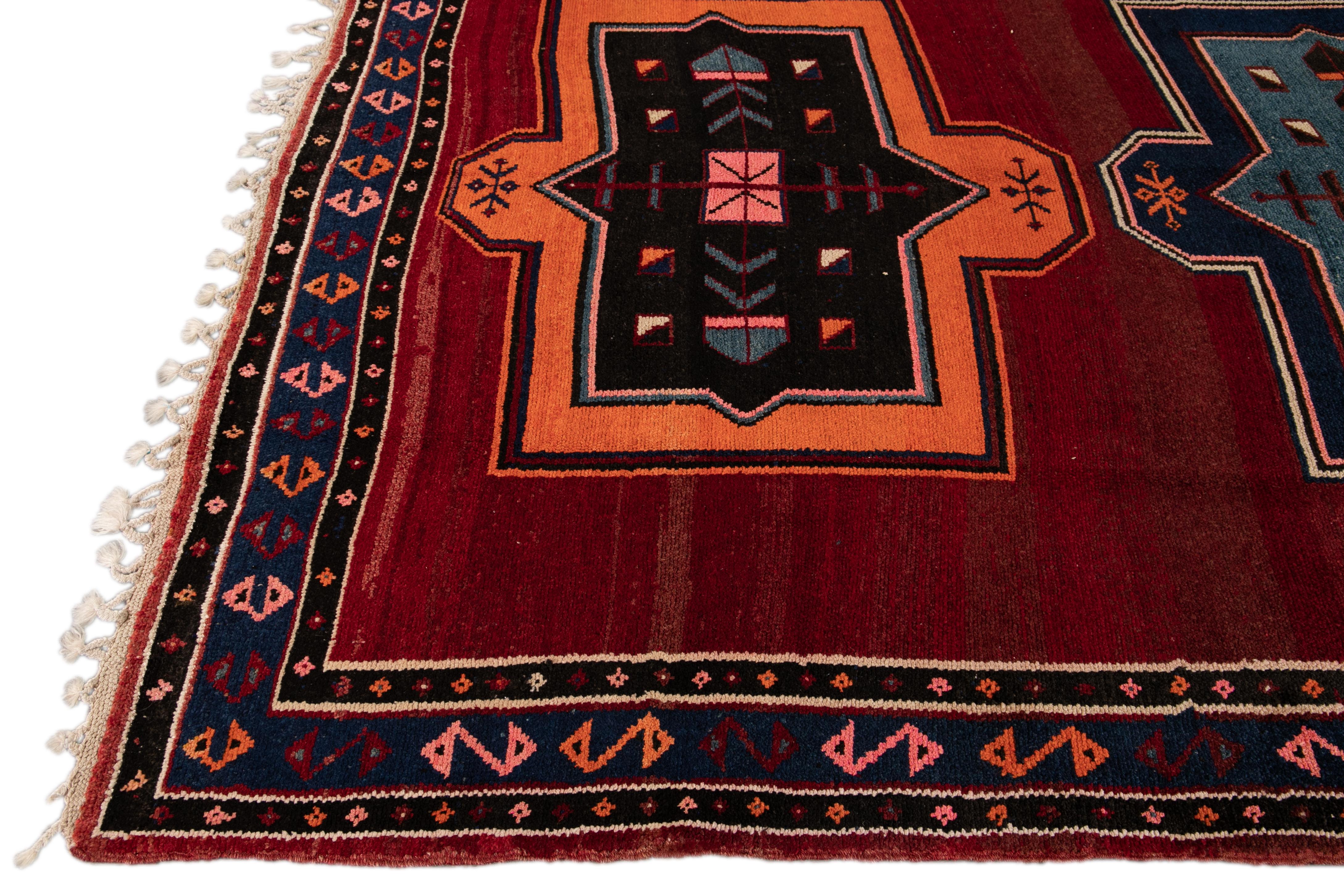 Africano Vintage Turkish Handmade Red Tribal Wool Runner in vendita