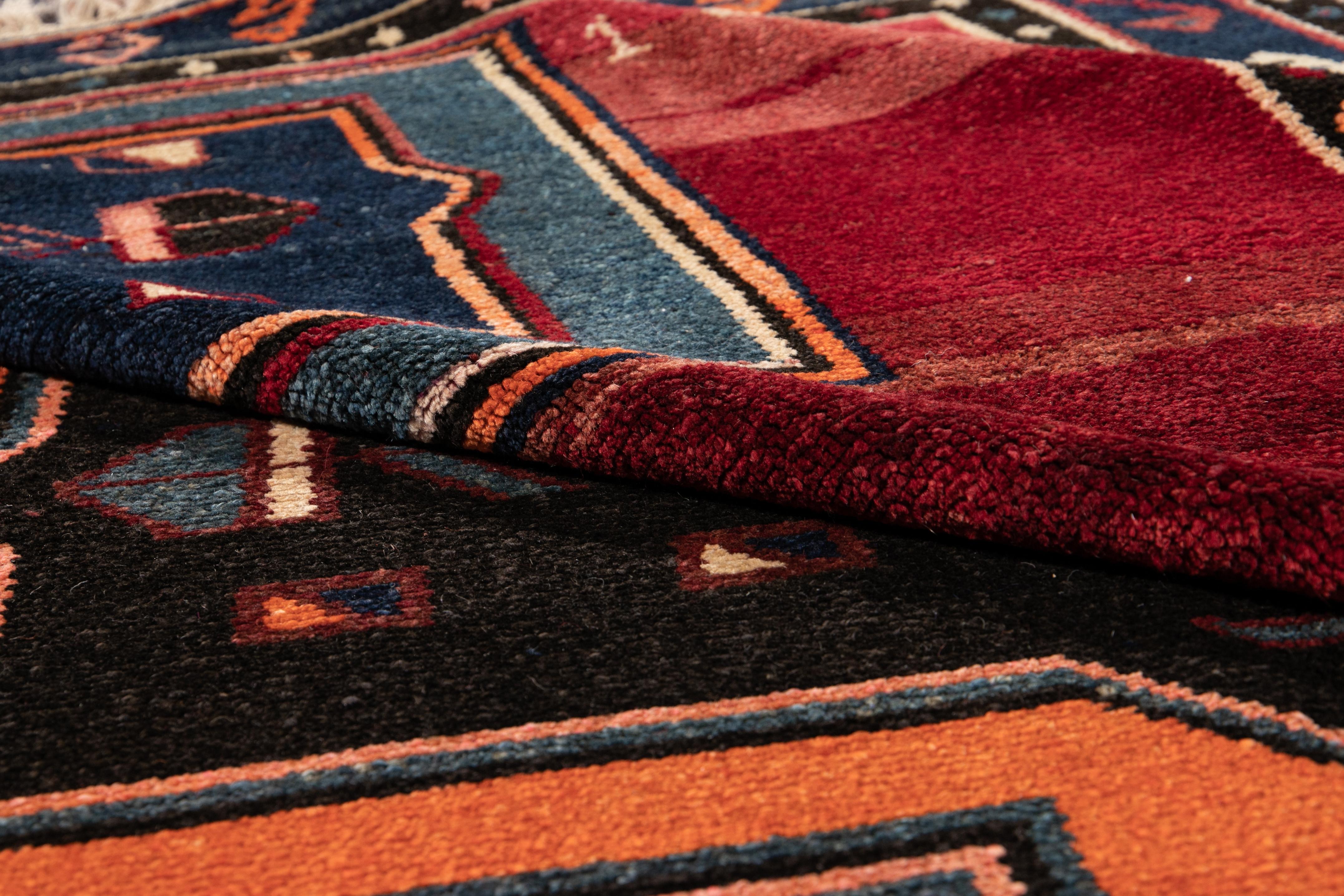 Annodato a mano Vintage Turkish Handmade Red Tribal Wool Runner in vendita