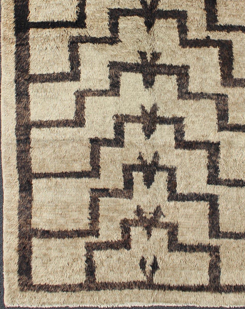 Made with very fine wool and Angora blend, this vintage Turkish Tulu carpet displays Mid-Century Modern design with connected Tribal pattern in brown and cream, Rug EN-3312 Keivan Woven Arts /  country of origin / type: Turkey / Tulu circa mid-20th
