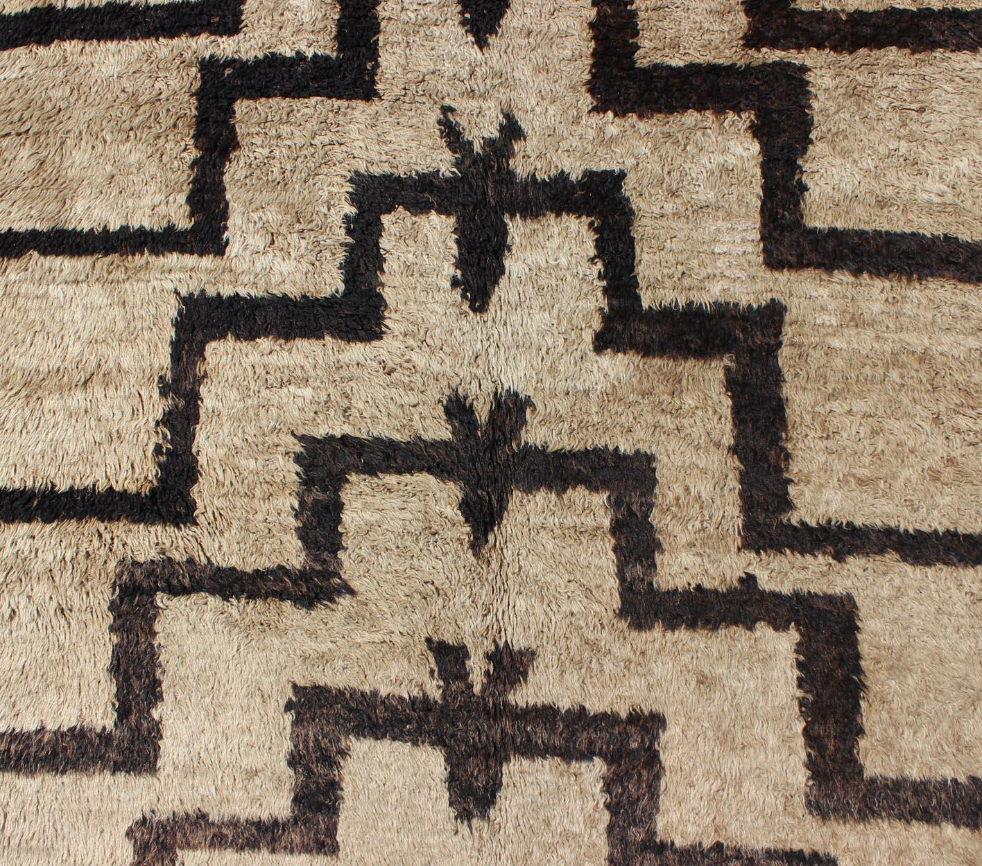 20th Century Mid-Century Turkish Tulu Carpet with Connected Tribal Pattern in Brown and Cream For Sale