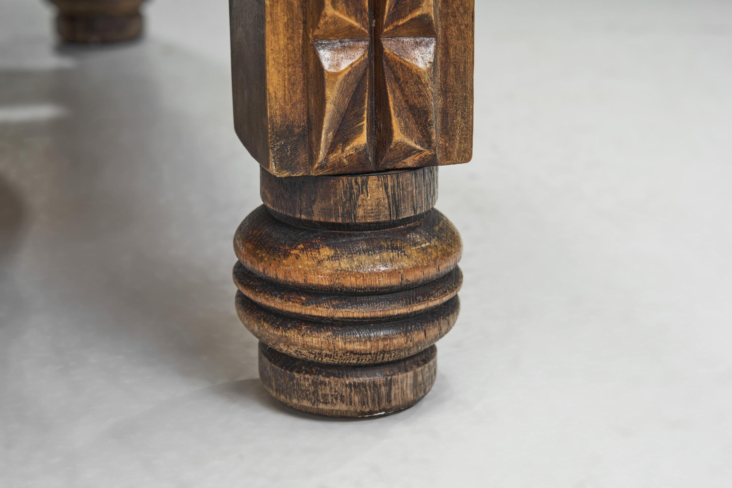 Sessel aus gedrechselter Eiche aus der Mitte des Jahrhunderts im Stil von Charles Dudouyt, Frankreich 1950er Jahre im Angebot 9