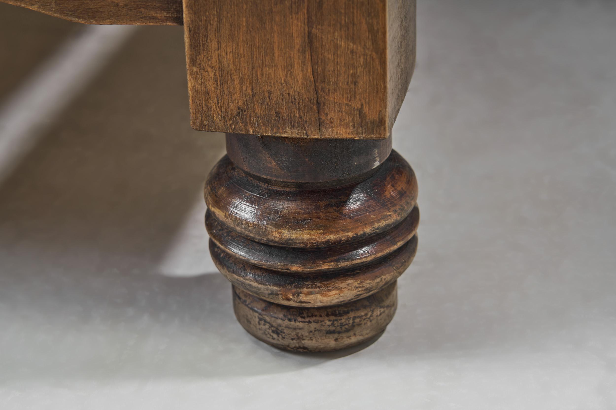 Sessel aus gedrechselter Eiche aus der Mitte des Jahrhunderts im Stil von Charles Dudouyt, Frankreich 1950er Jahre im Angebot 10