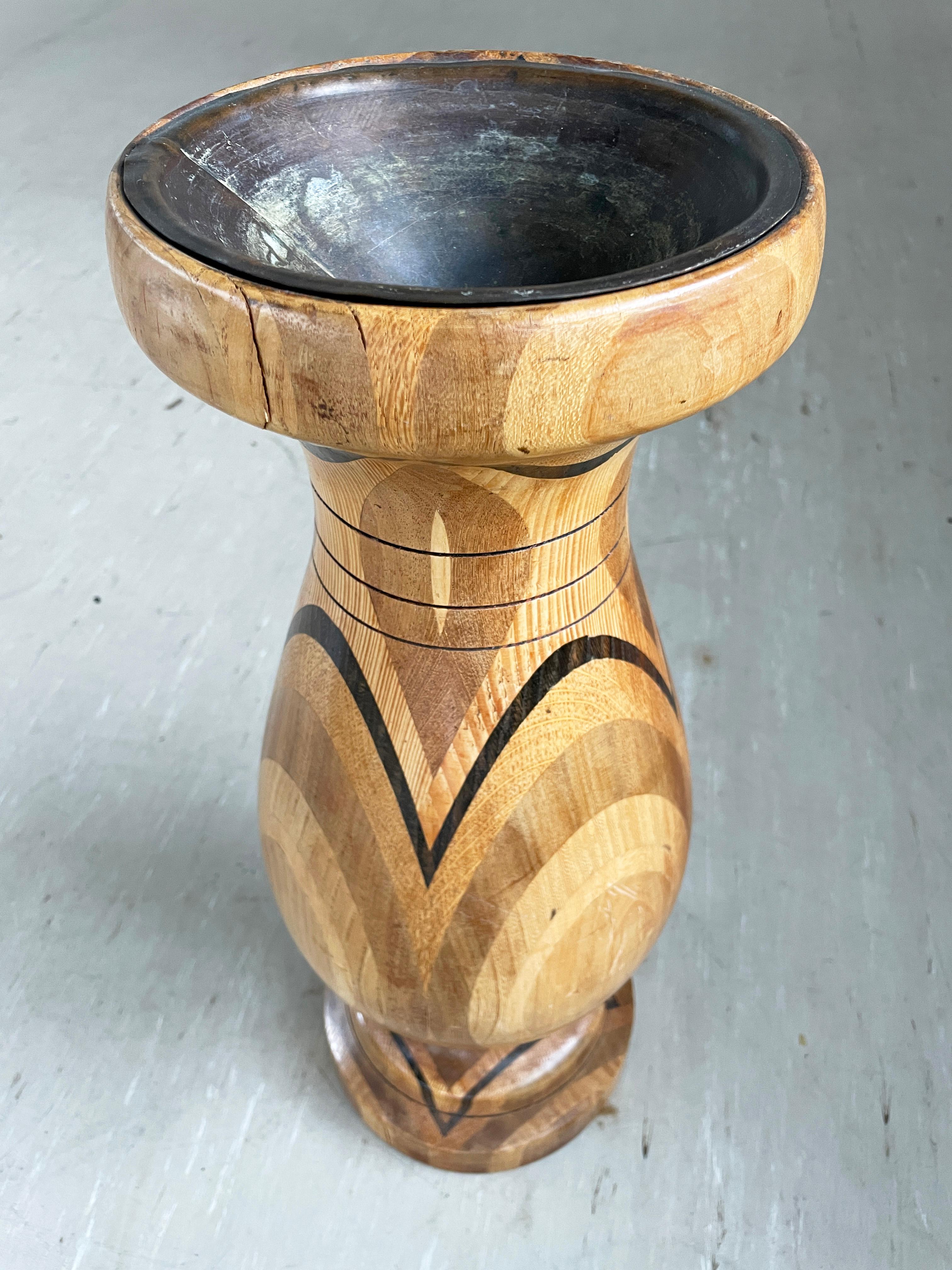Vaso in legno tornito di metà secolo in vendita 4