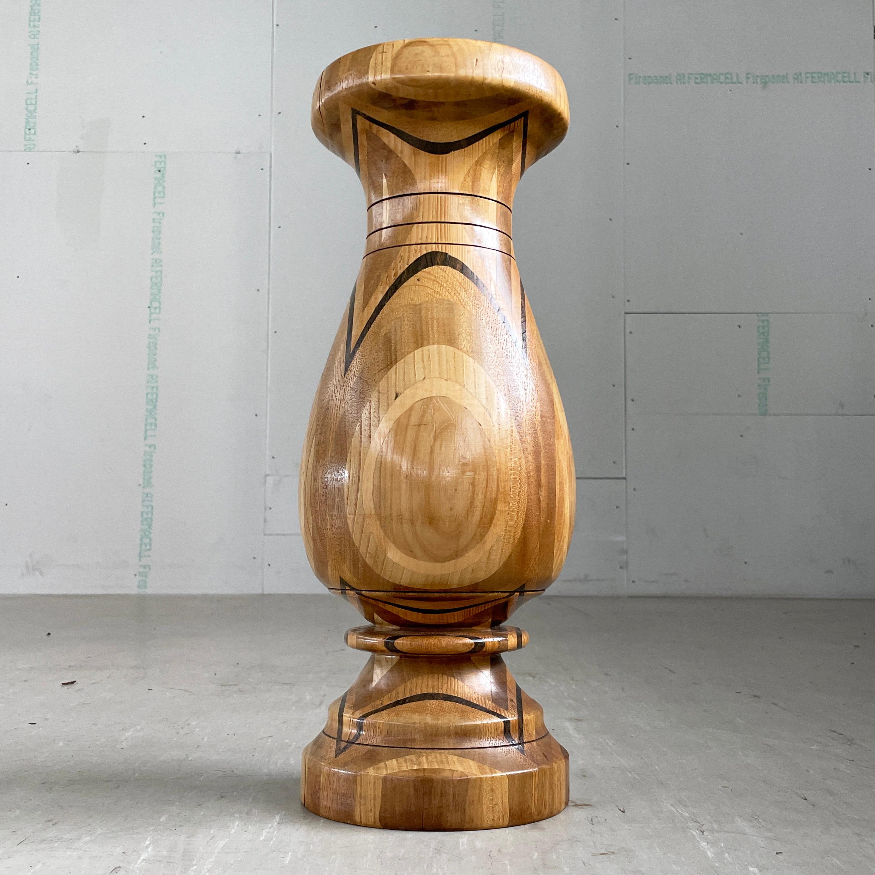 XX secolo Vaso in legno tornito di metà secolo in vendita