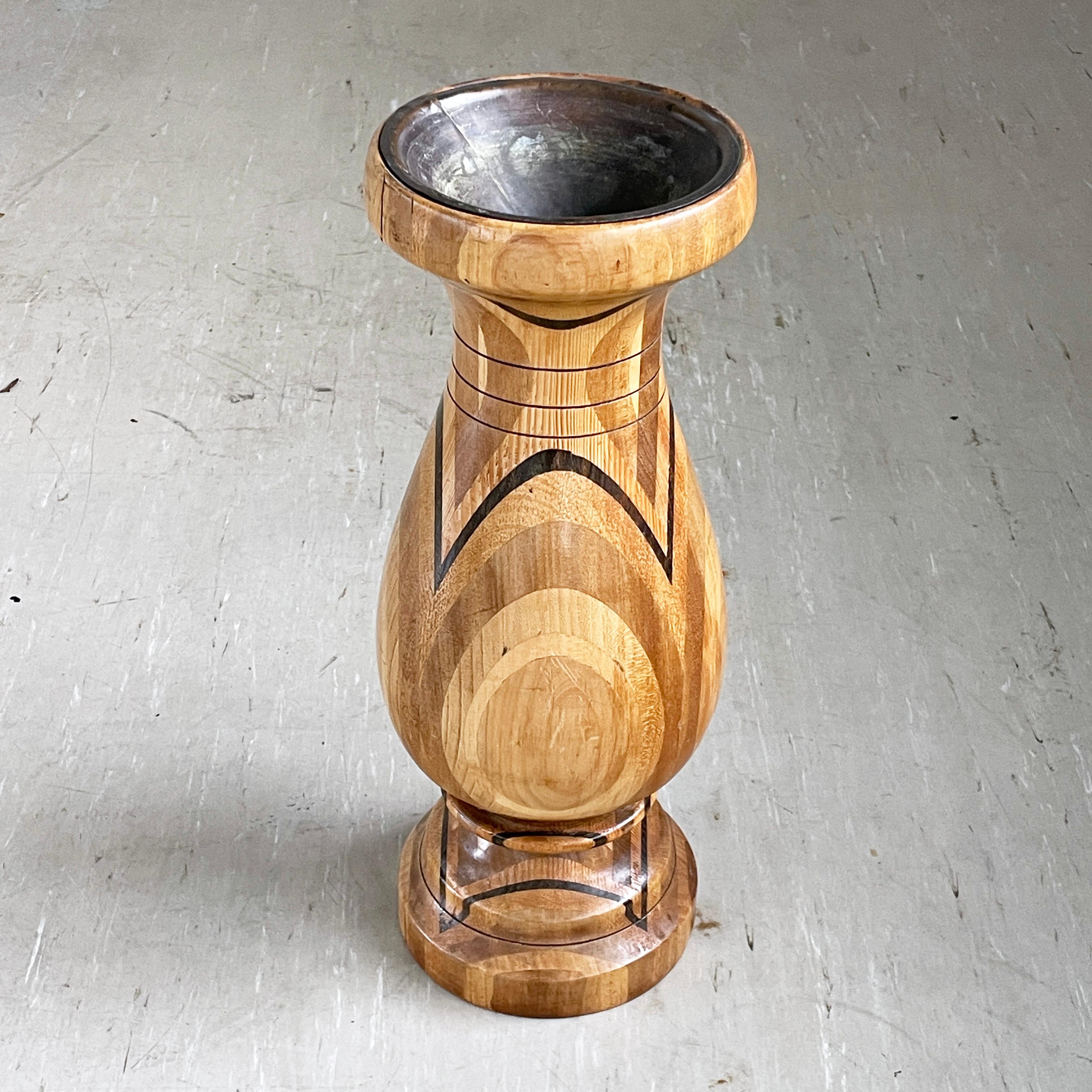 Vaso in legno tornito di metà secolo in vendita 1