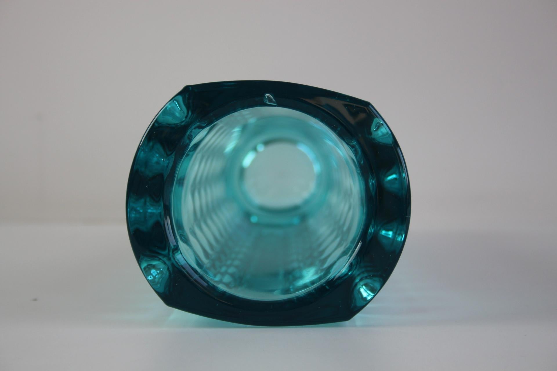Mid-Century Turquoise Pressed Glass Vase by Rudolf Jurnikl, Czechoslovakia, 1960 For Sale 2