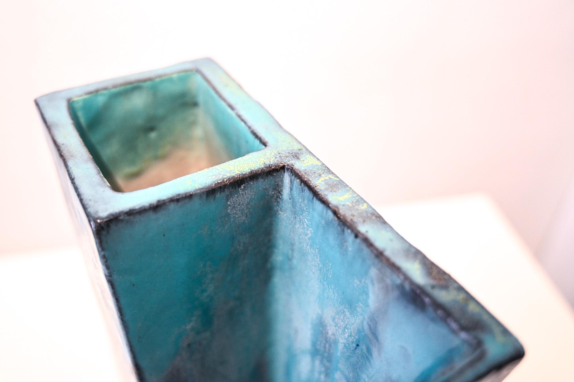Mid century turquoise slab vase by Marcello Fantoni Italy In Good Condition For Sale In Henley-on Thames, Oxfordshire