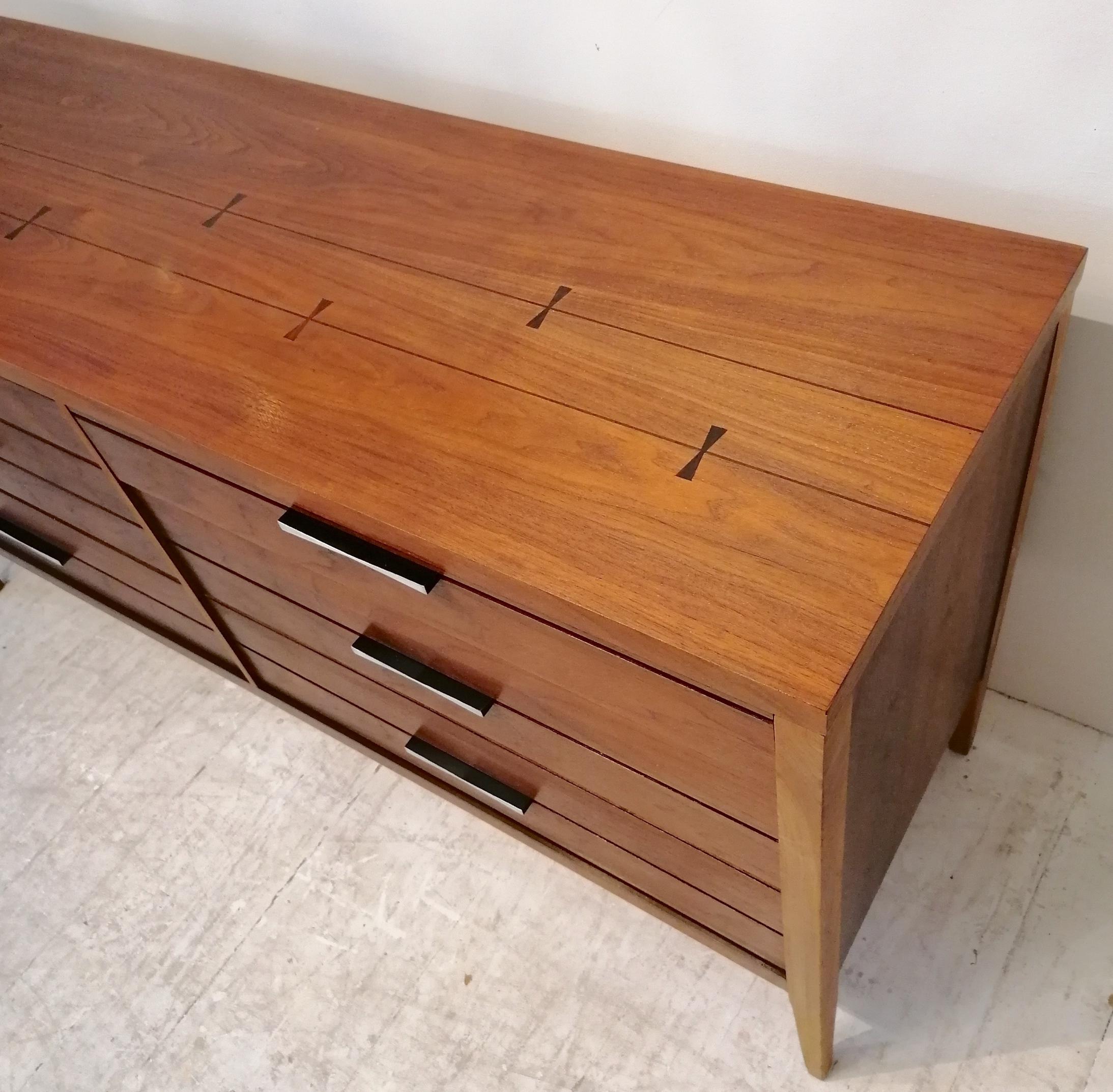 Mid Century 'Tuxedo' walnut dresser / sideboard by Lane Furniture,  USA 1960s 3