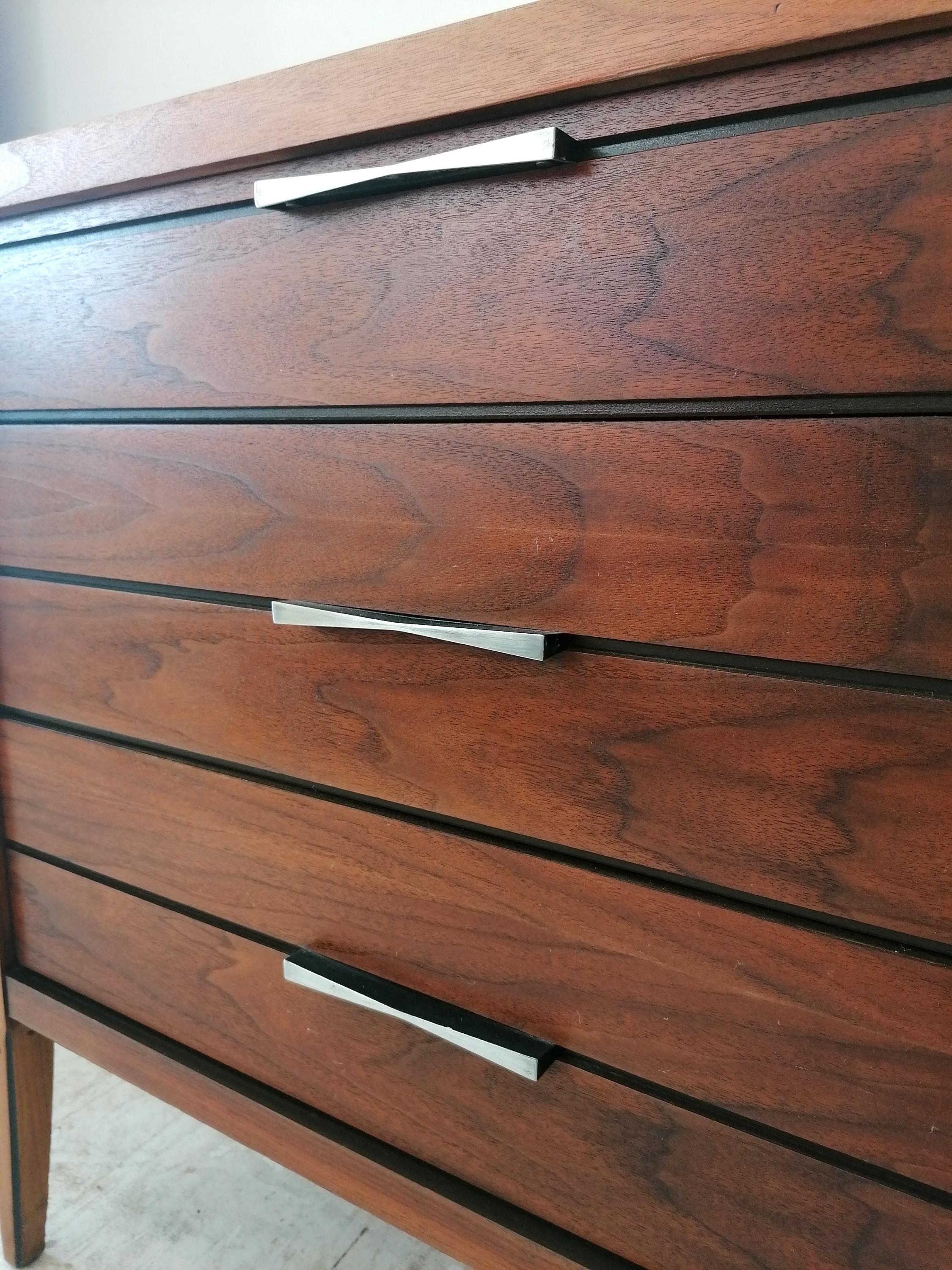 Mid Century 'Tuxedo' walnut dresser / sideboard by Lane Furniture,  USA 1960s 5
