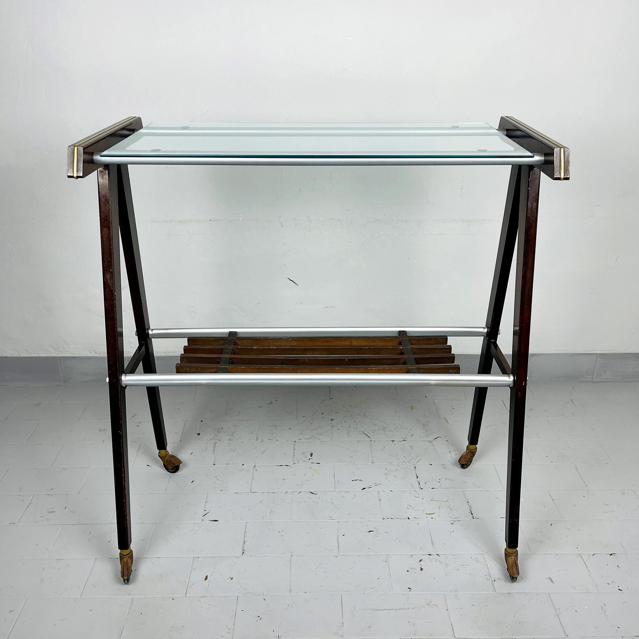 Mid-century TV stand or trolley serving bar Italy 1960s 3