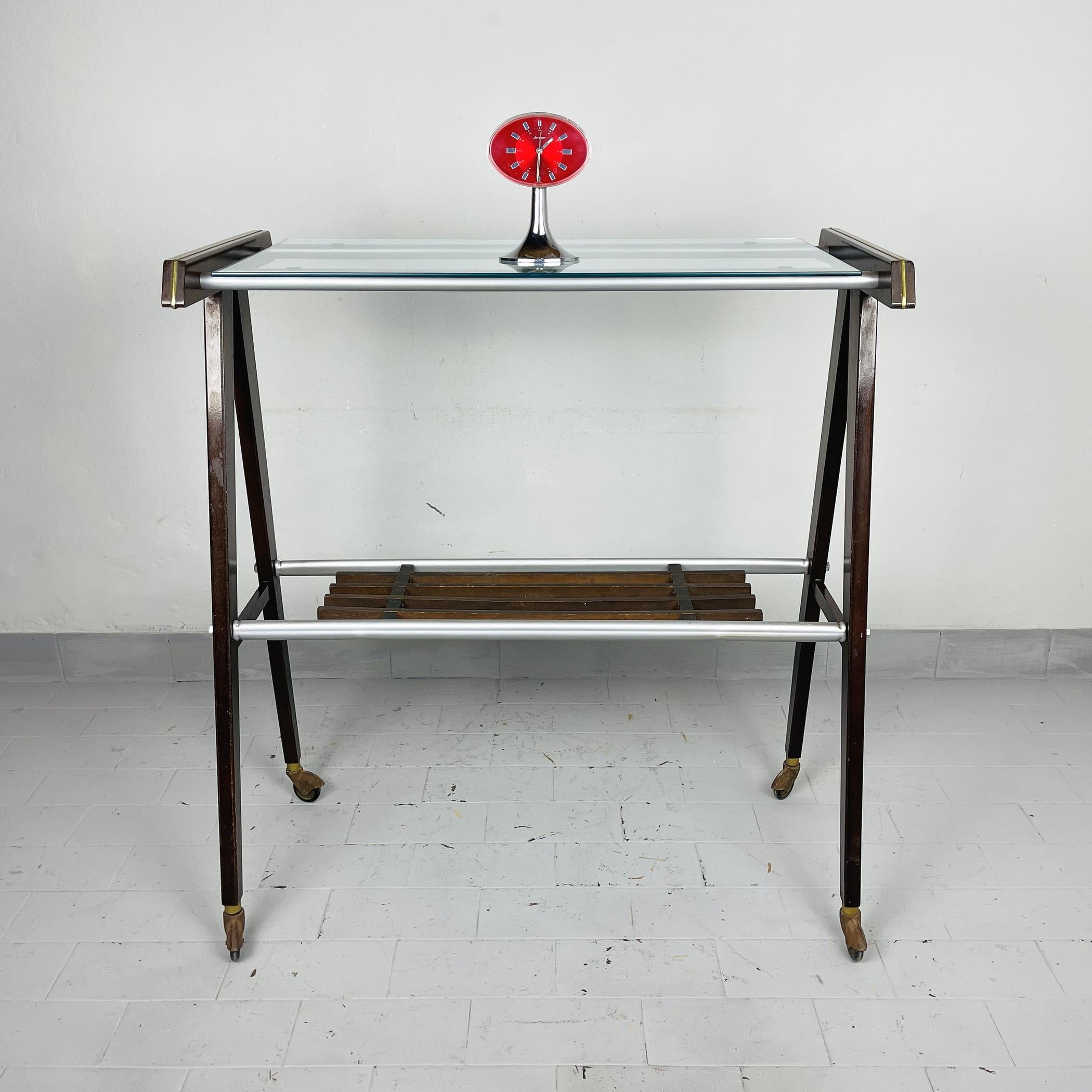 20th Century Mid-century TV stand or trolley serving bar Italy 1960s