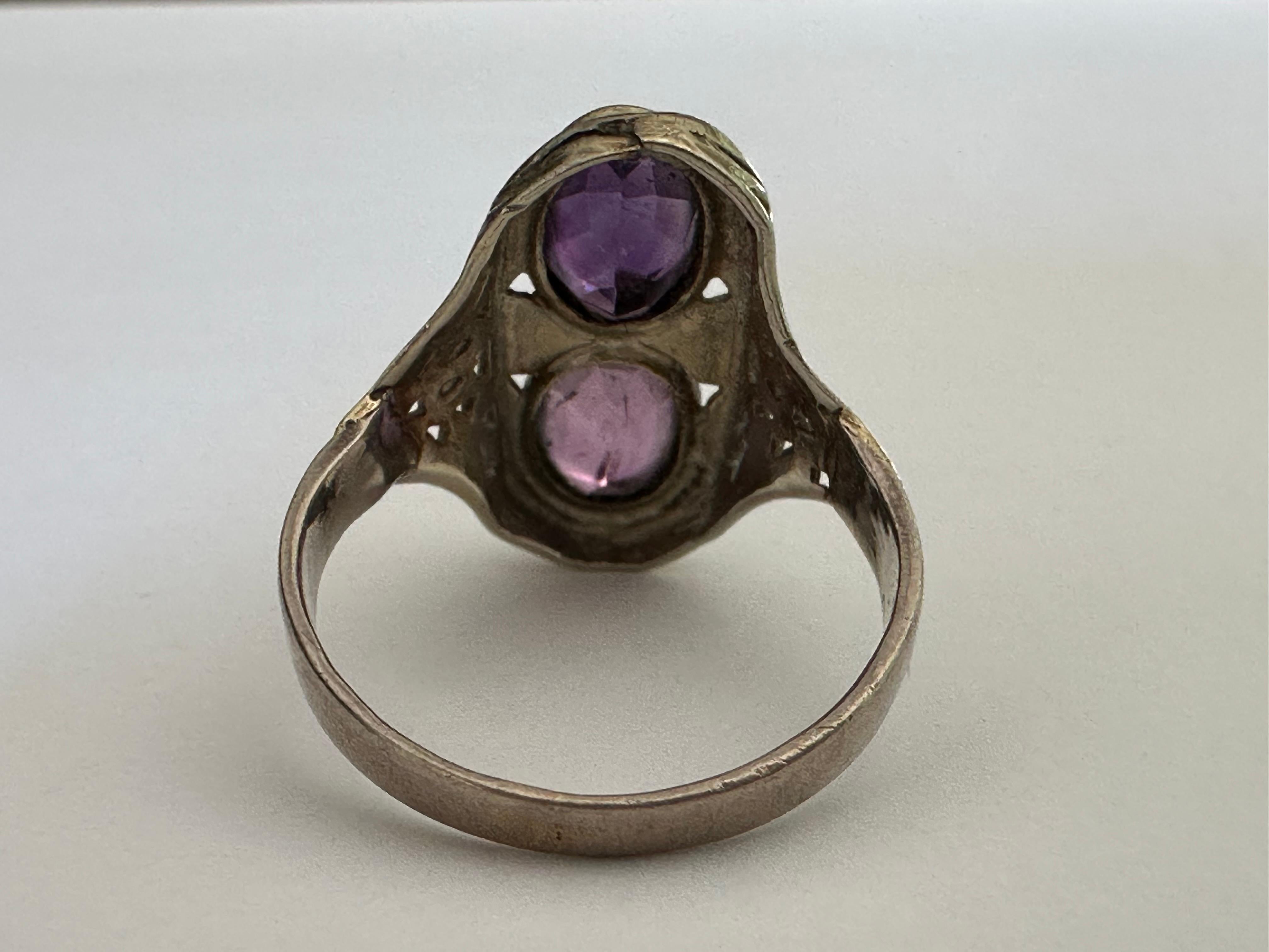 Zwillingsring aus der Mitte des Jahrhunderts mit Amethyst und Filigran (Ovalschliff) im Angebot