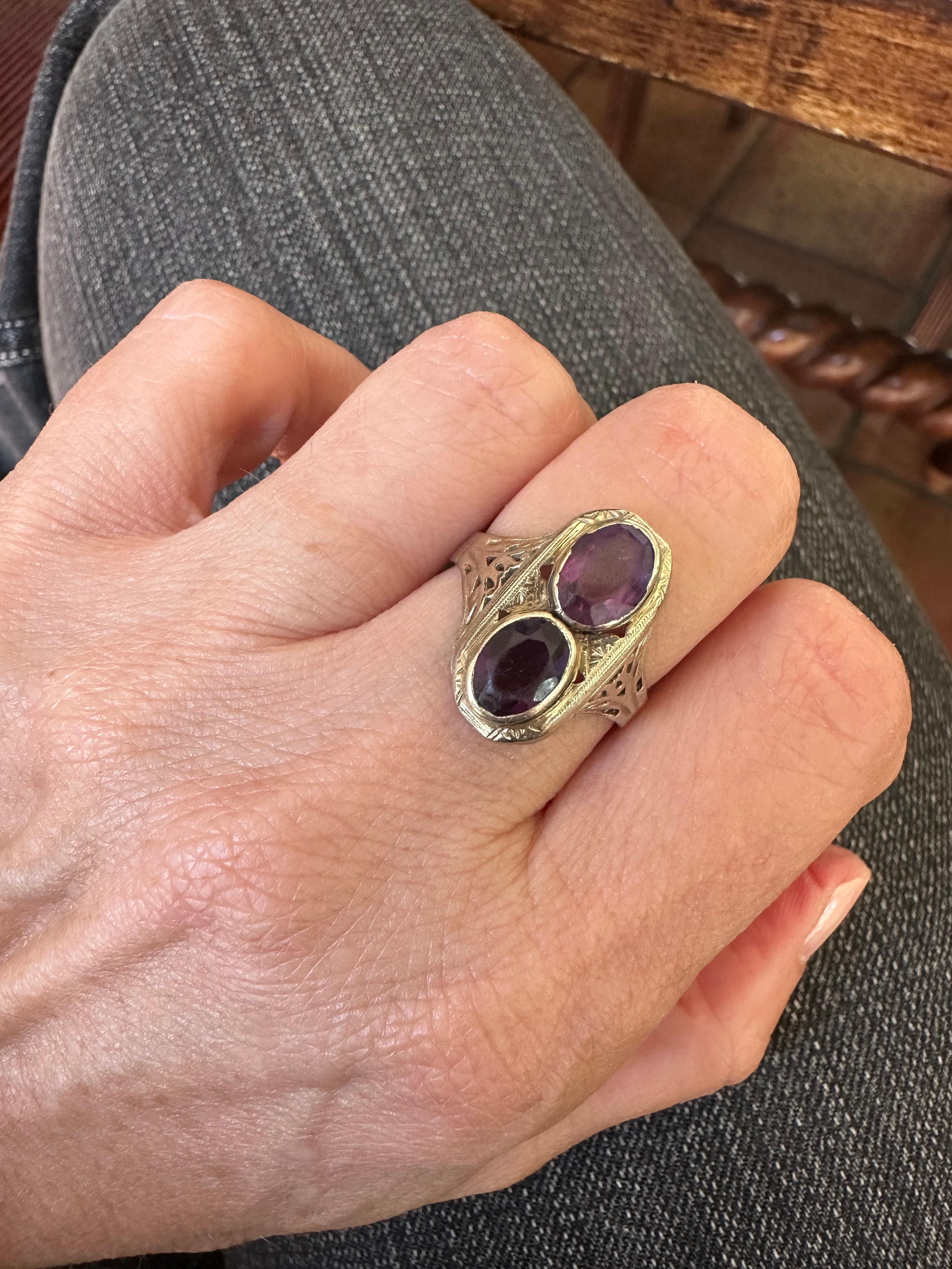 Zwillingsring aus der Mitte des Jahrhunderts mit Amethyst und Filigran im Angebot 2