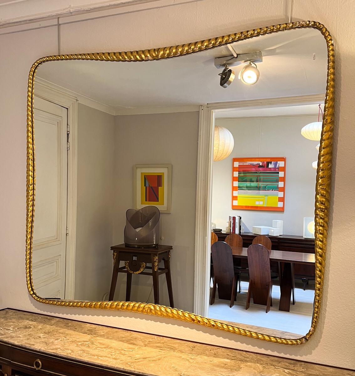 Gilt Mid-Century Twisted Gilded Wood Mirror attribued to Osvaldo Borsani, 1950s For Sale