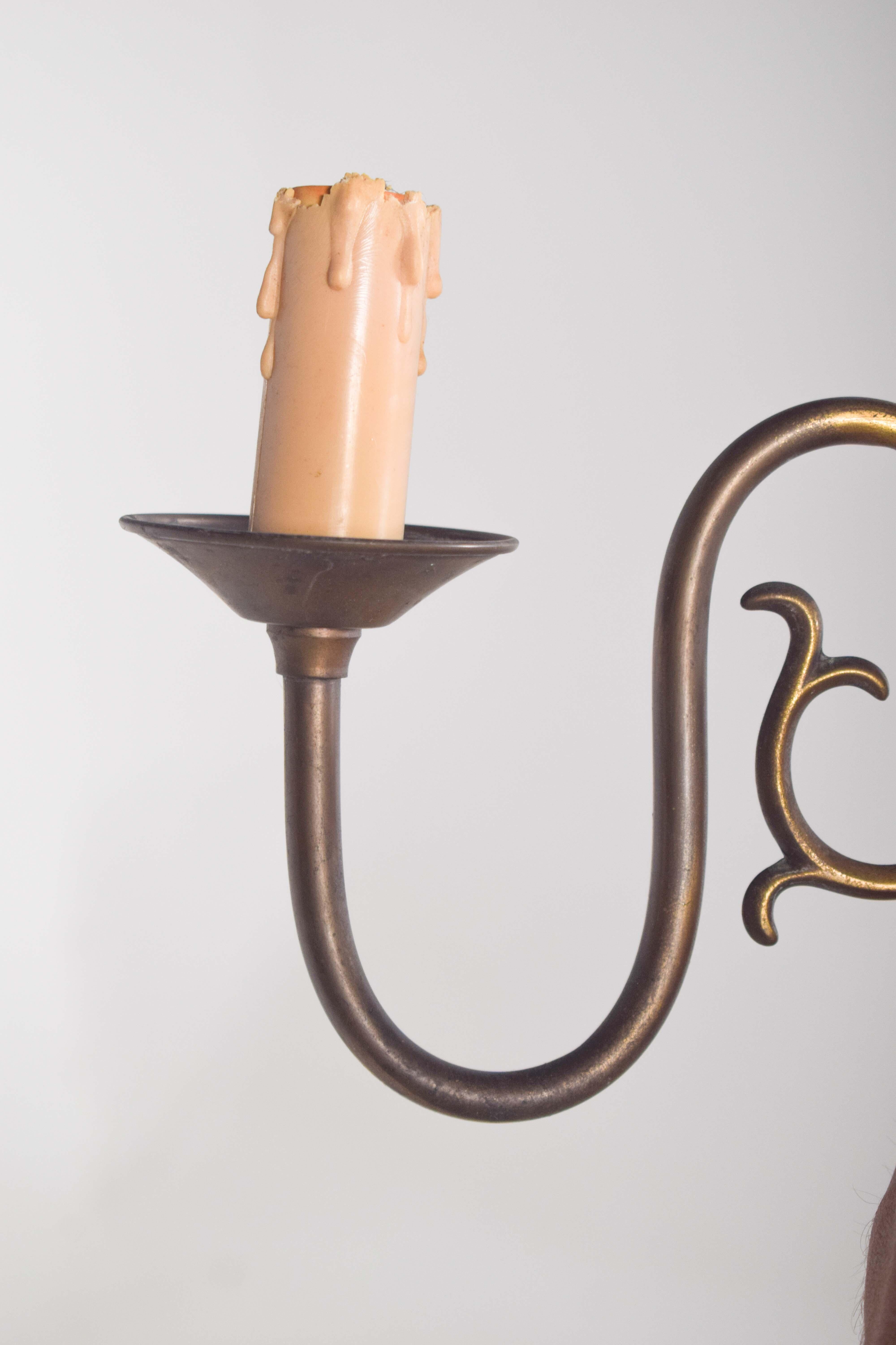 Mid-Century moderno Applique a due bracci di metà secolo in ottone in vendita