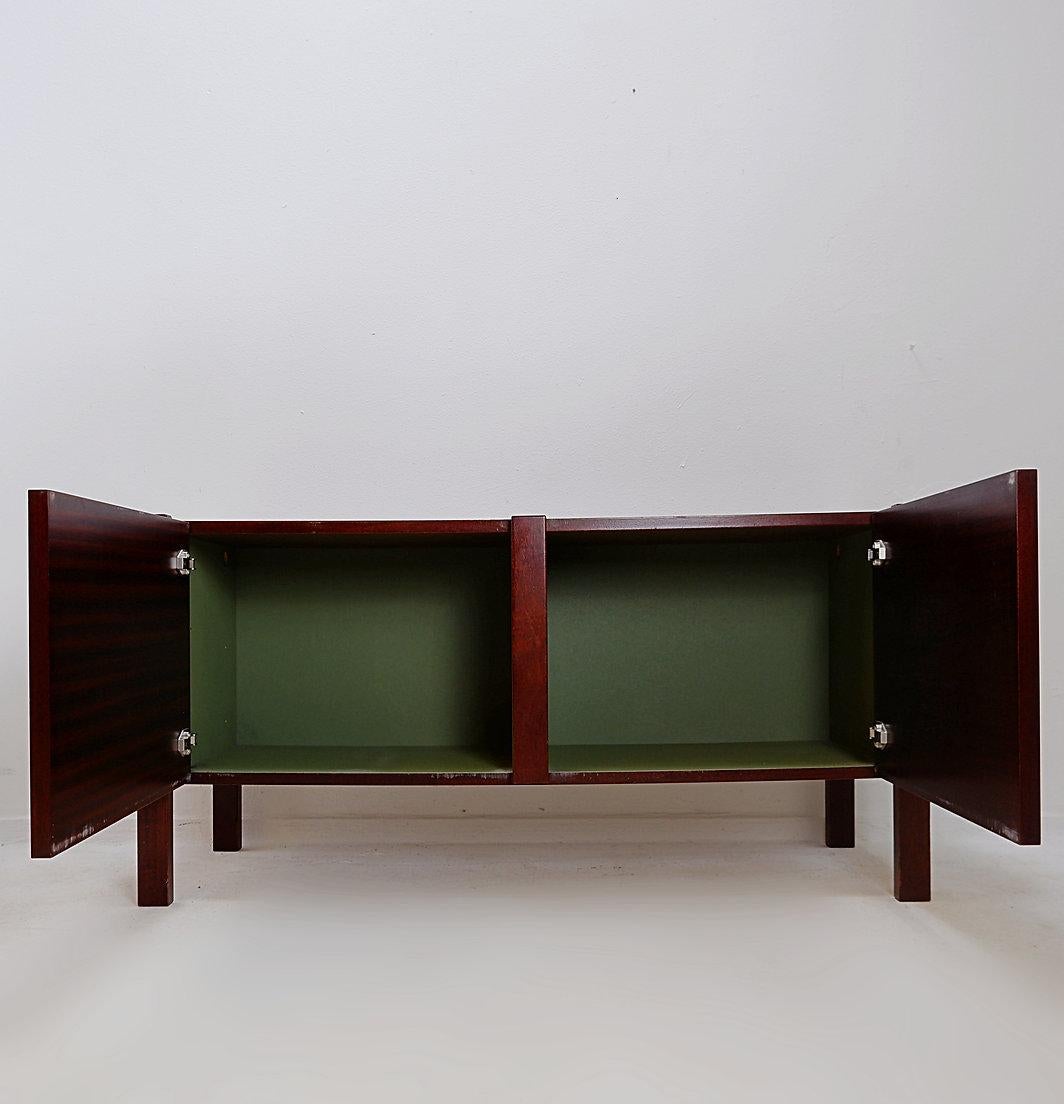 Credenza a due ante di metà secolo - Anni '60 in vendita 5