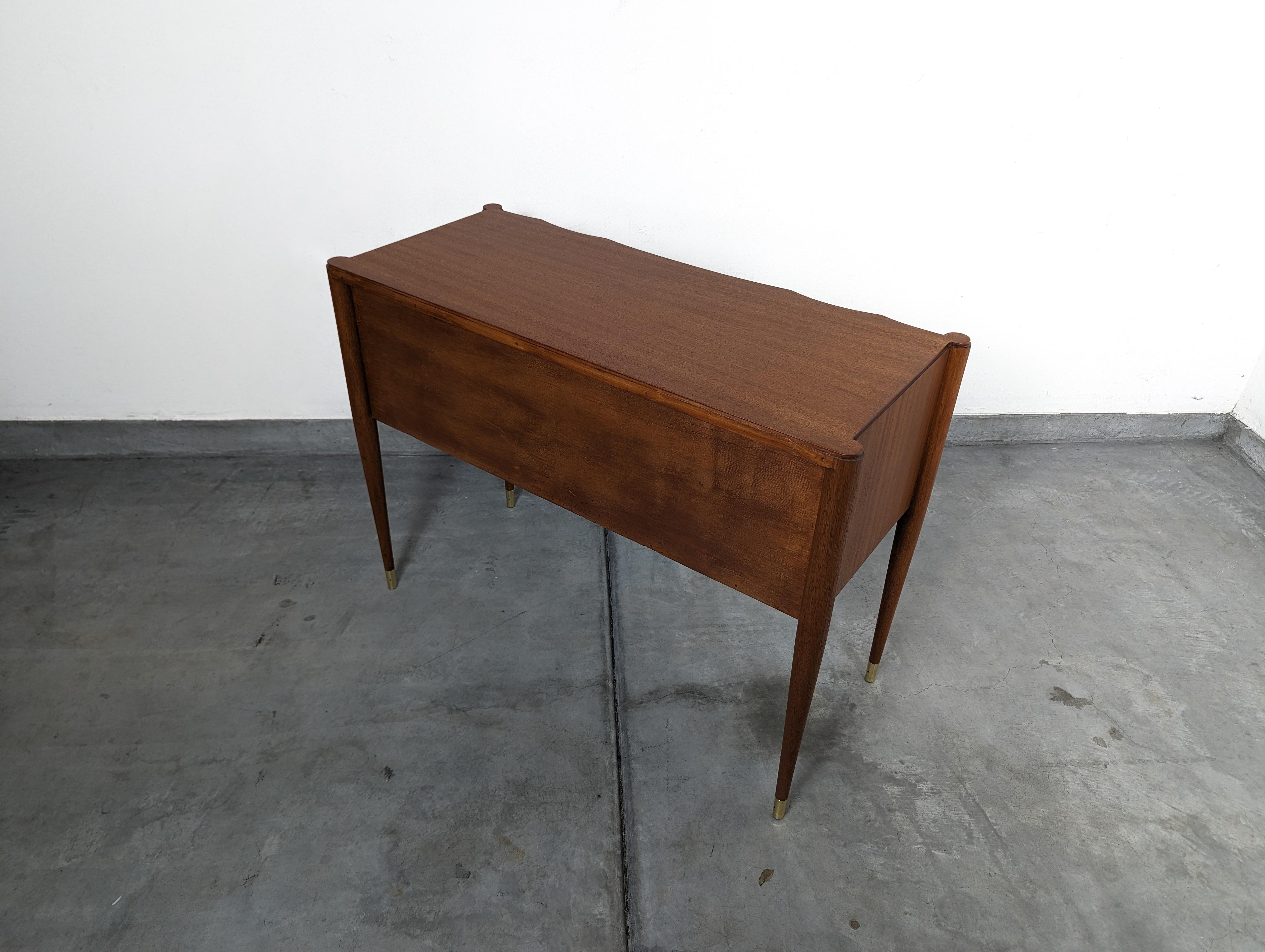 Mid Century Two-Drawer Mahogany Commode Console By Paul Frankl, c1940s For Sale 4