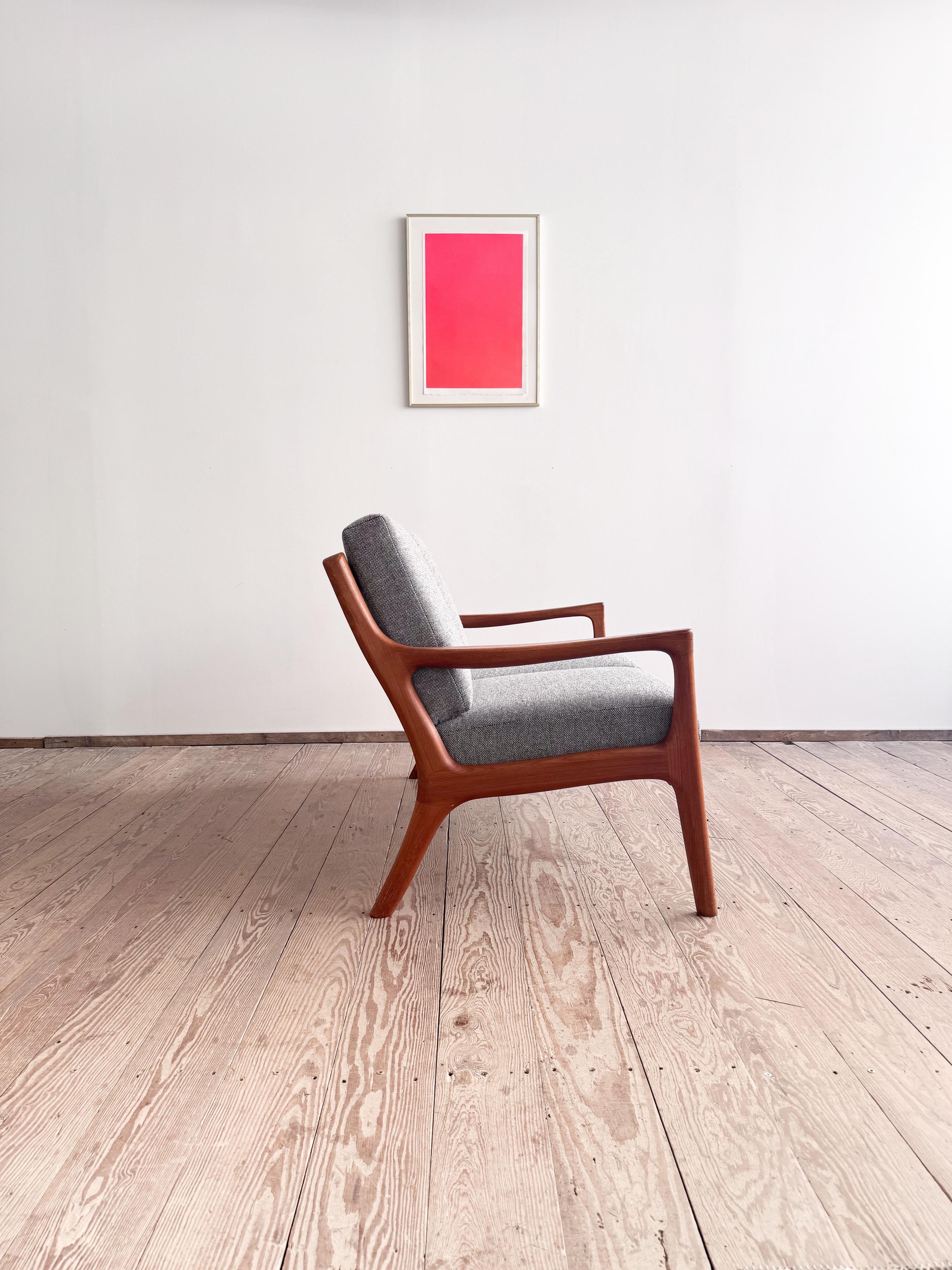 Mid-Century Two-Seat Sofa, Danish Design Teak Couch In Good Condition For Sale In München, Bavaria