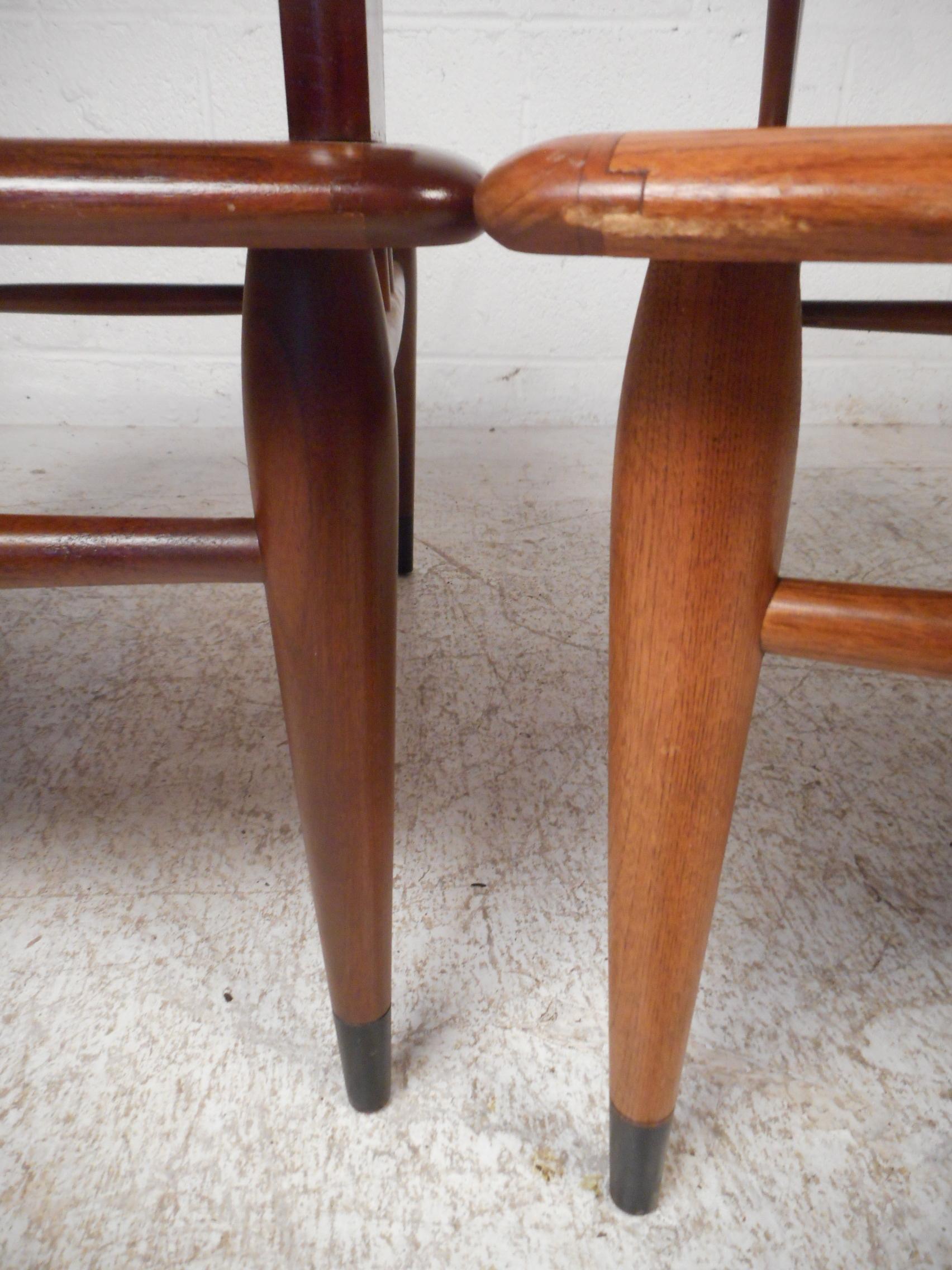 Midcentury Two-Tier End Tables by Lane, a Pair 10