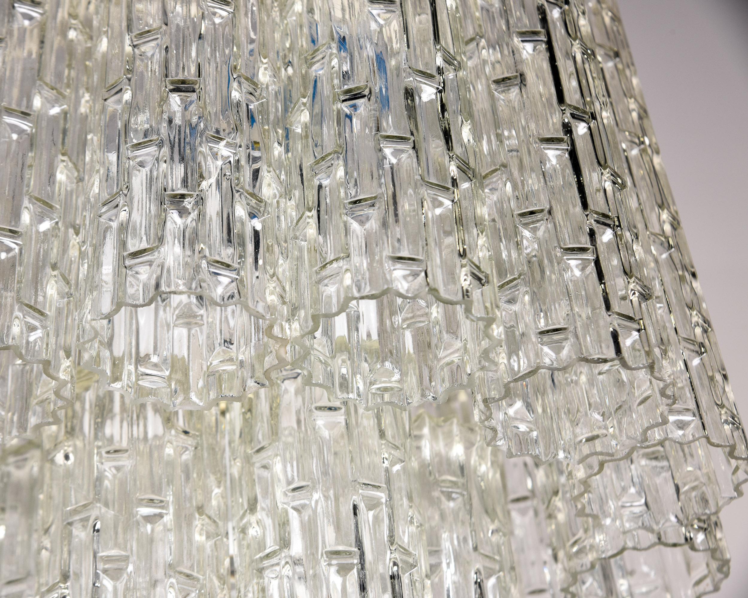 20ième siècle Lustre italien de style Tronchi à deux étages, attribué à Toni Zuccheri en vente