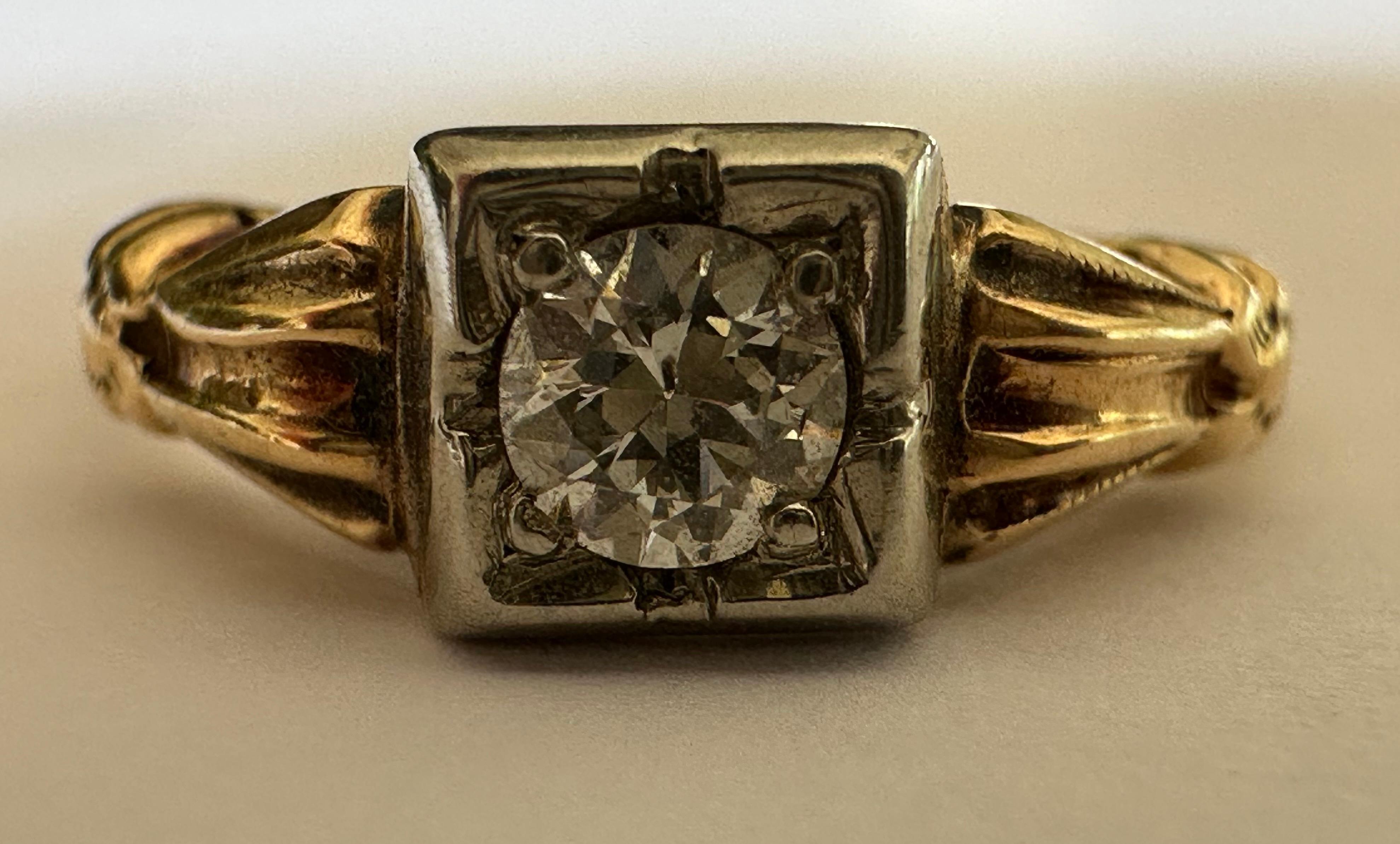 Mid-Century Two-Tone Diamond Solitaire Ring  For Sale 3
