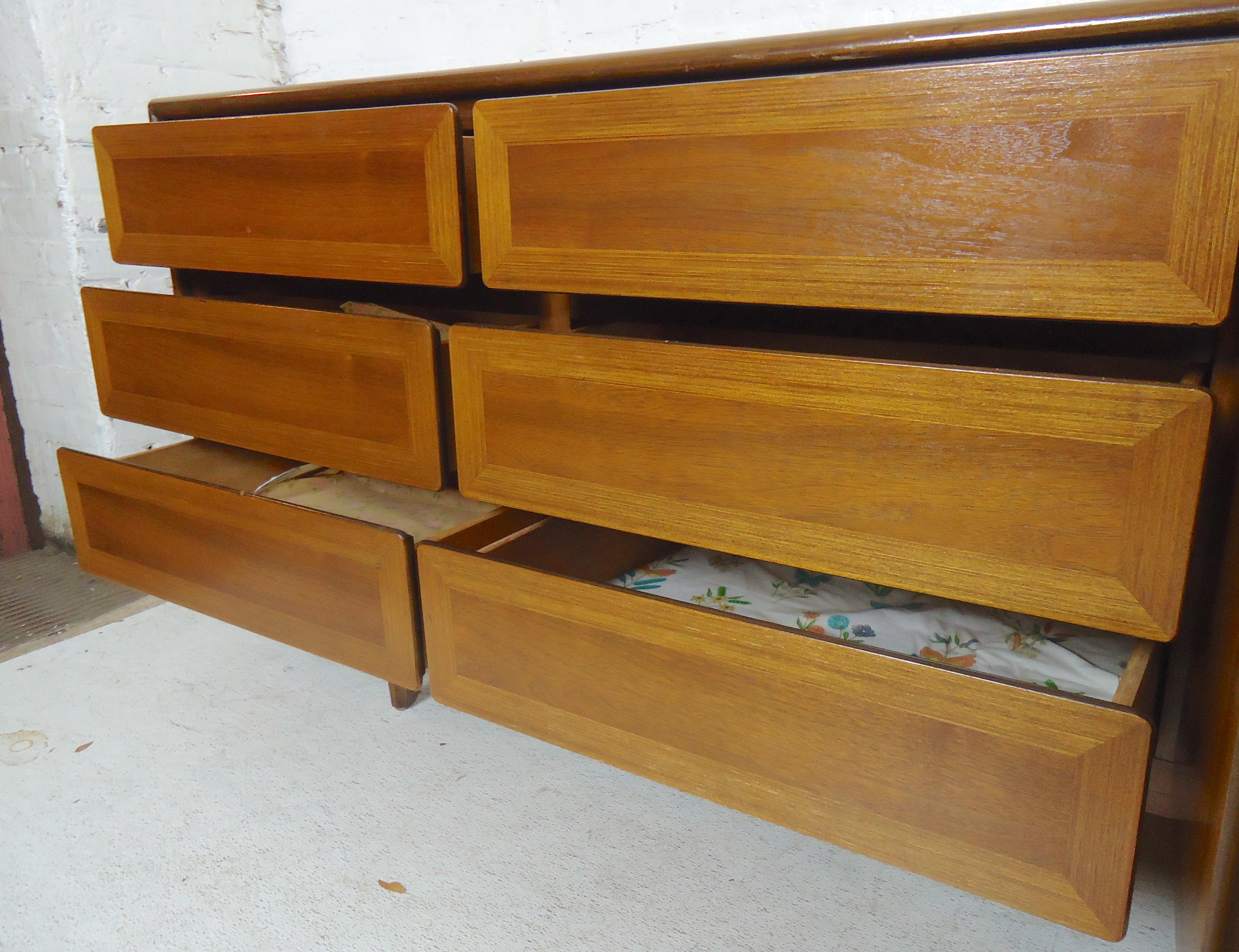 Midcentury Two-Tone Dresser In Good Condition In Brooklyn, NY