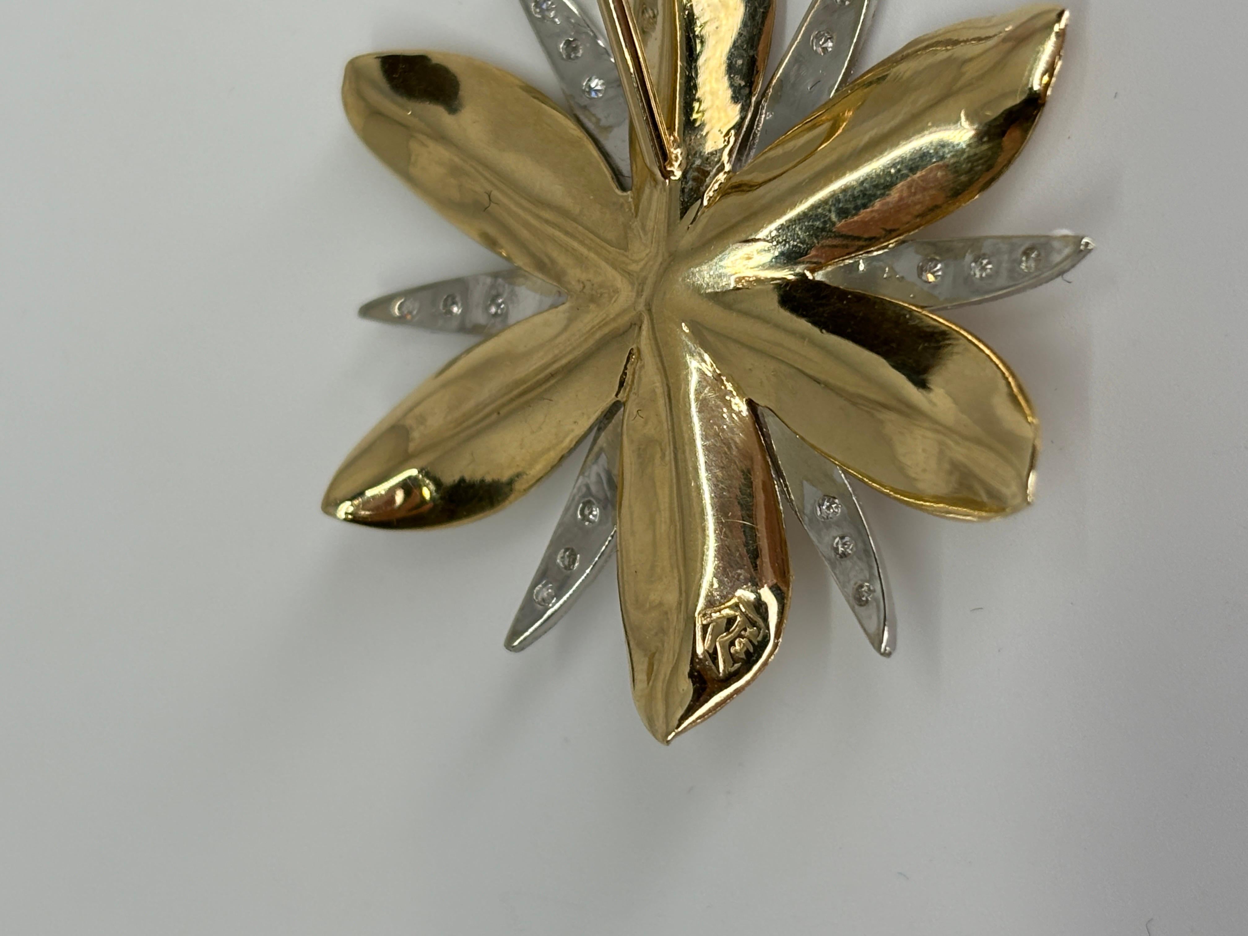 Mid Century Two Tone Gold Opal Diamond Star-Shaped Pendant 14k Gold For Sale 5